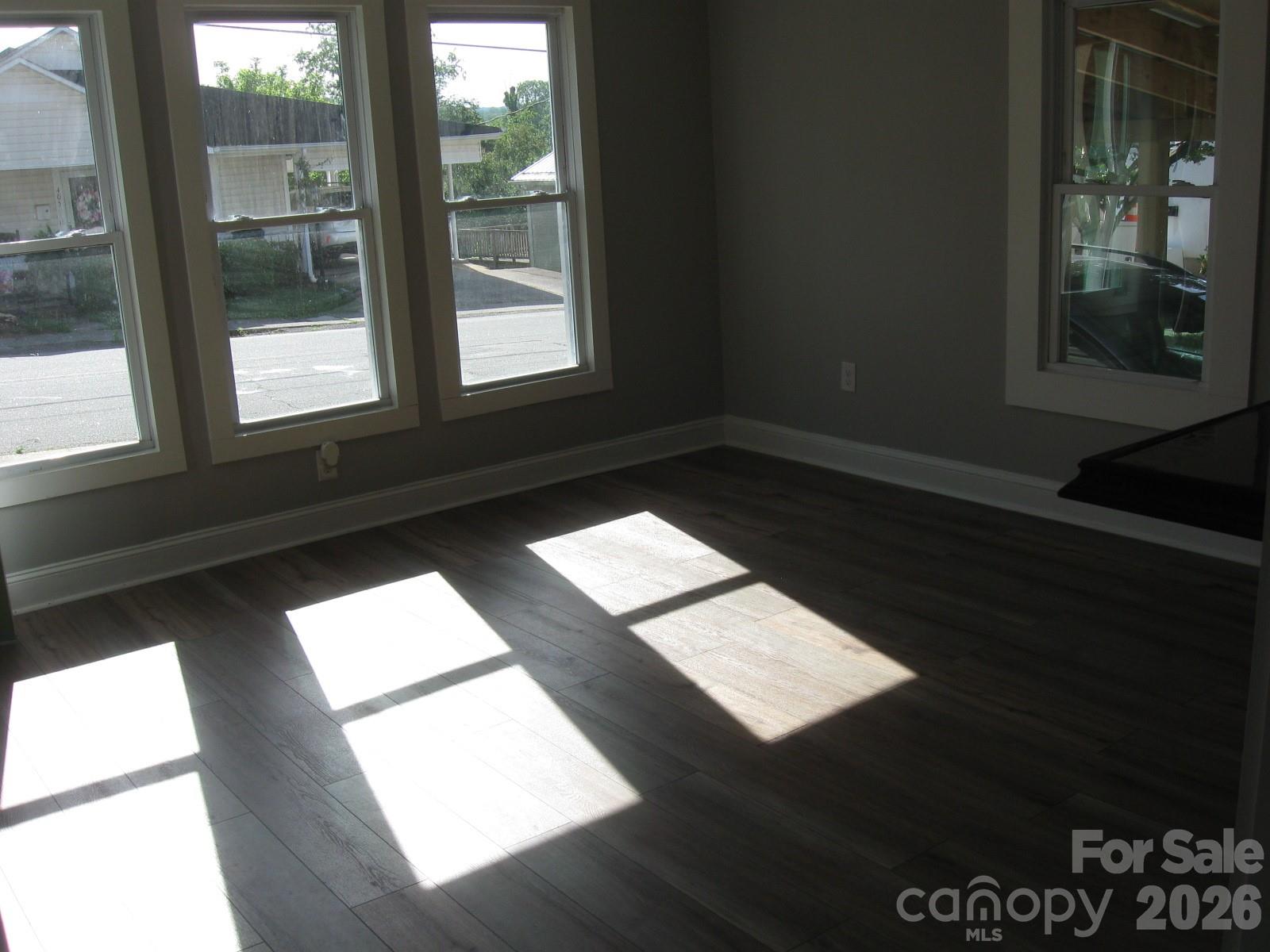 406 realty Street — Lenoir