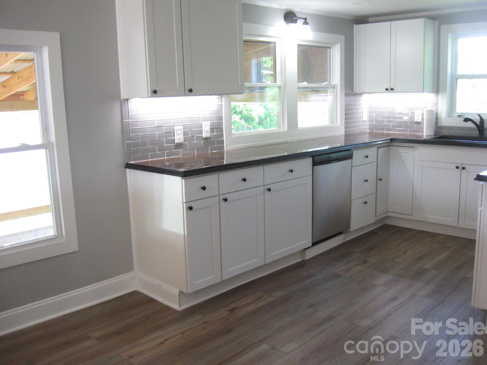 406 realty Street — Lenoir