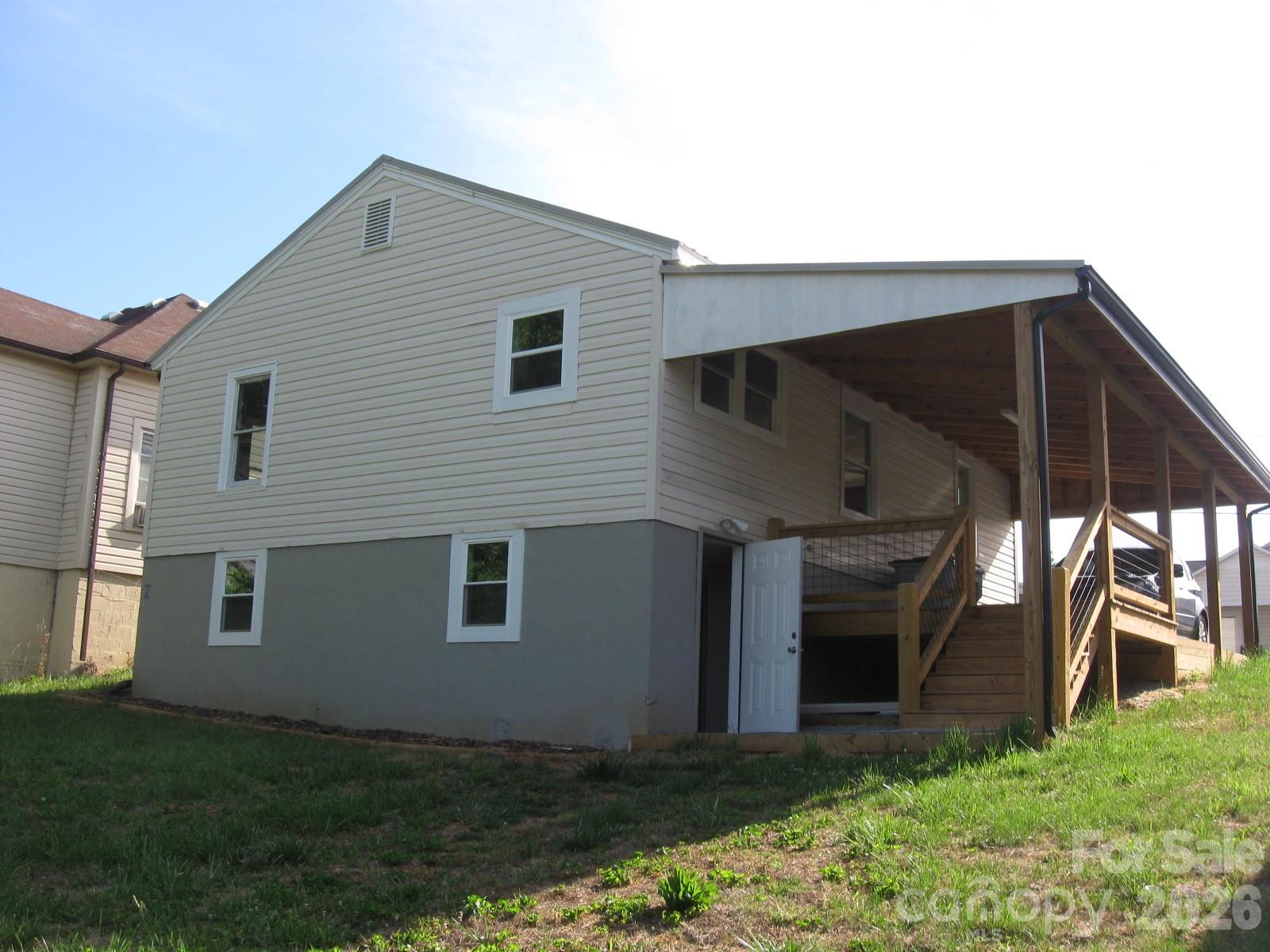 406 realty Street — Lenoir