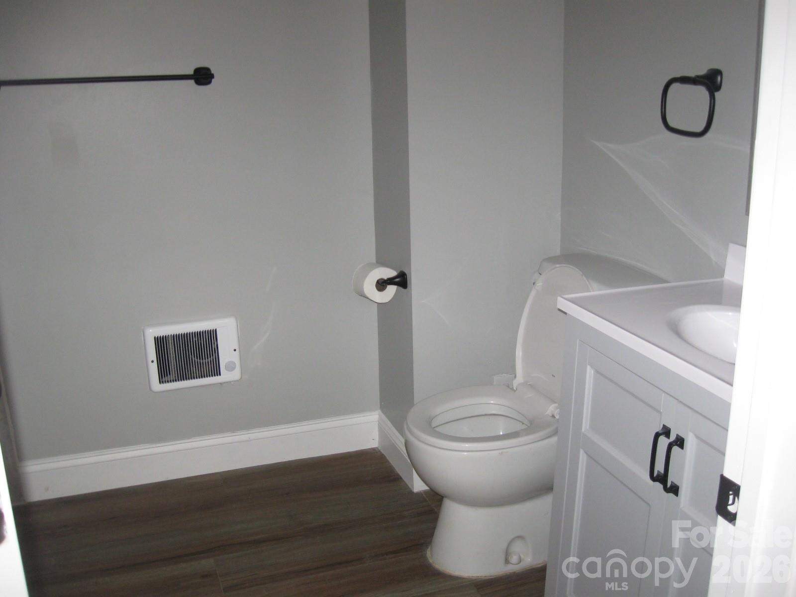 406 realty Street — Lenoir
