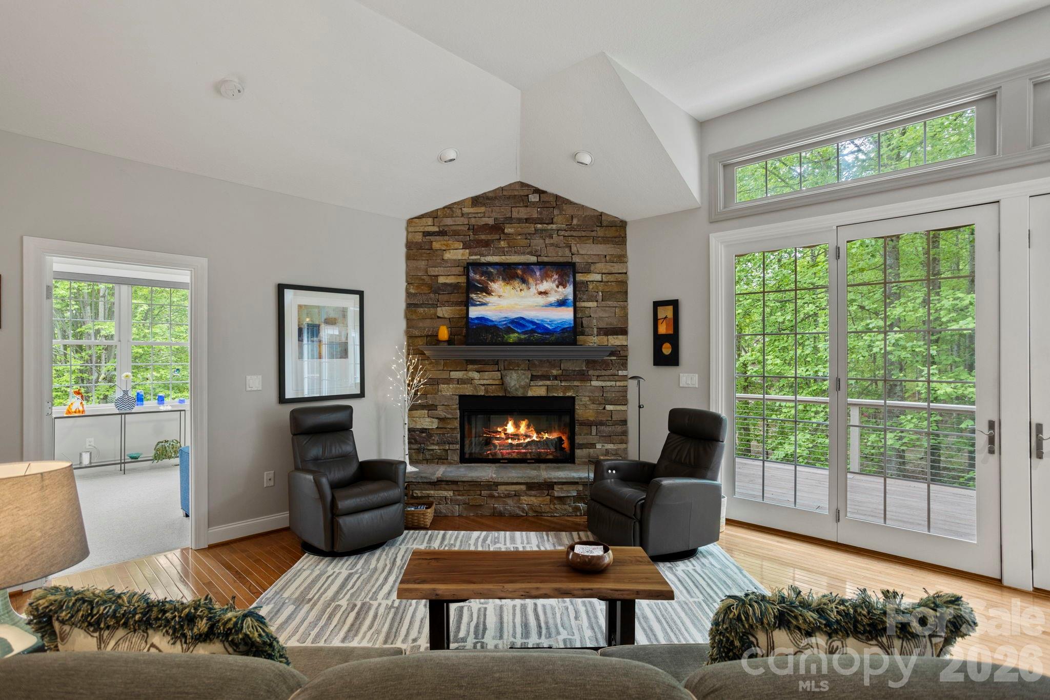 547 Pinnacle Peak Lane — Flat Rock