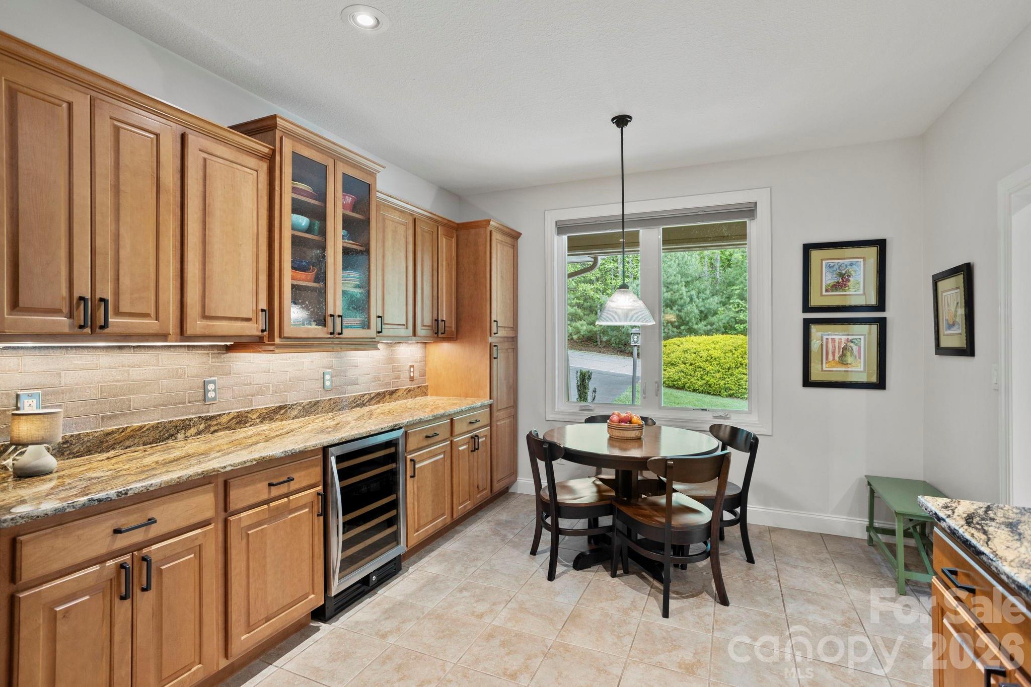 547 Pinnacle Peak Lane — Flat Rock