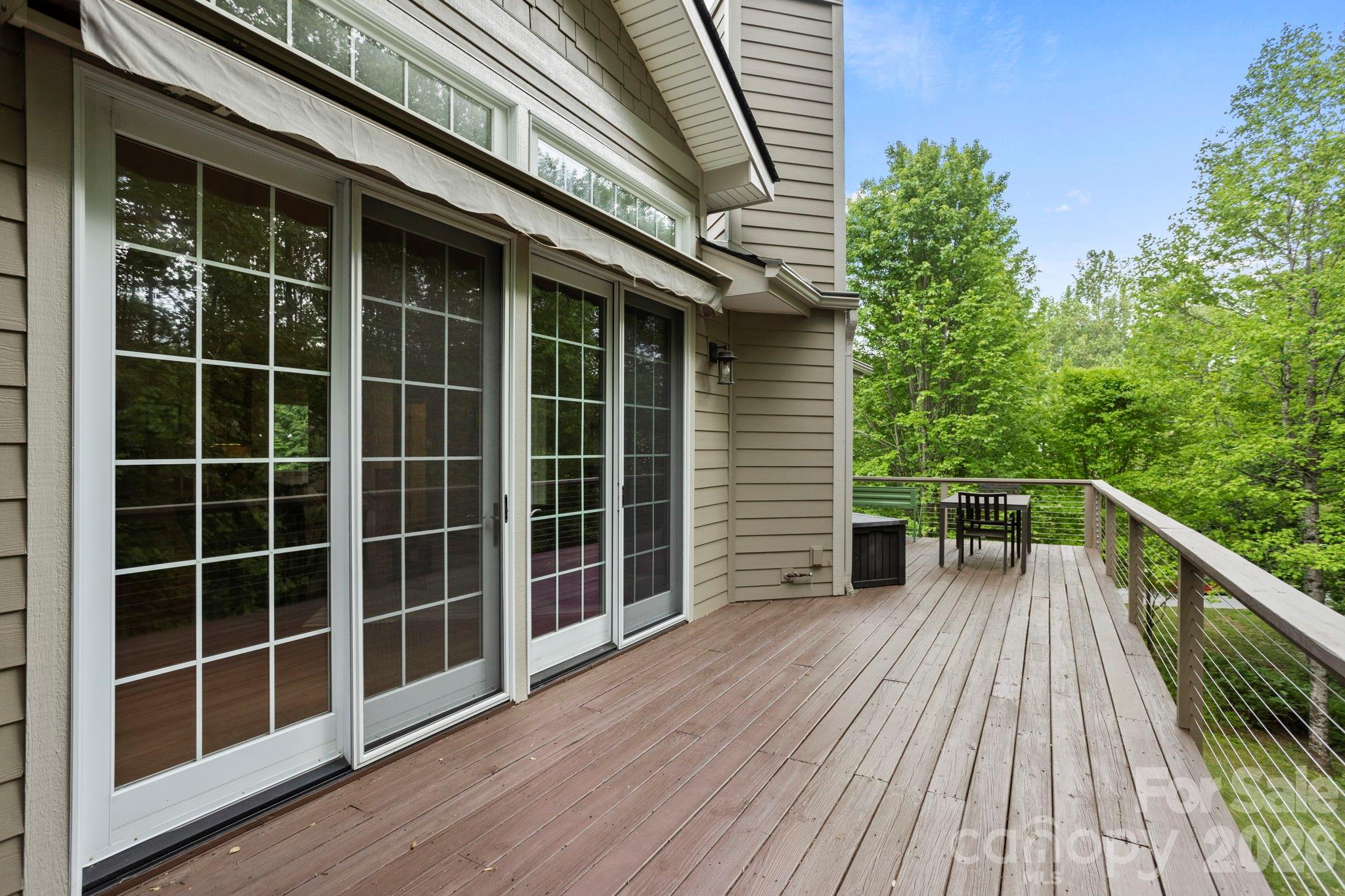547 Pinnacle Peak Lane — Flat Rock