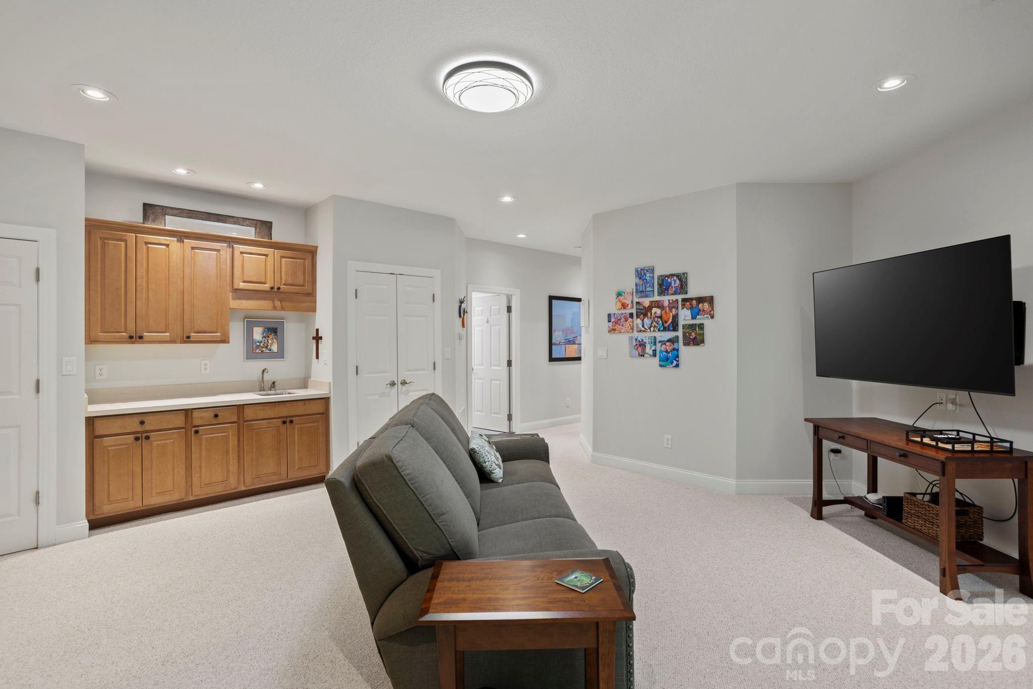 547 Pinnacle Peak Lane — Flat Rock