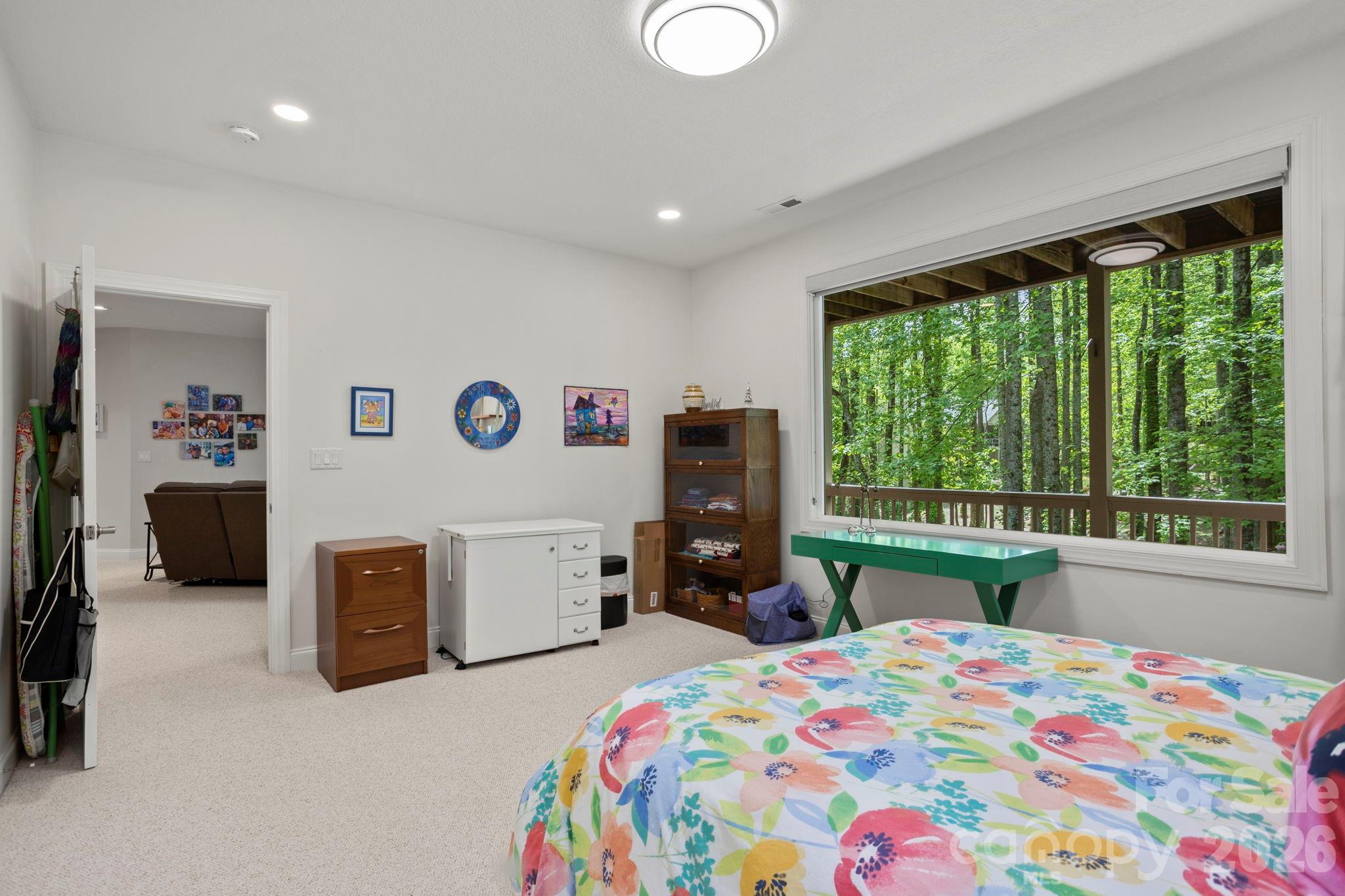 547 Pinnacle Peak Lane — Flat Rock