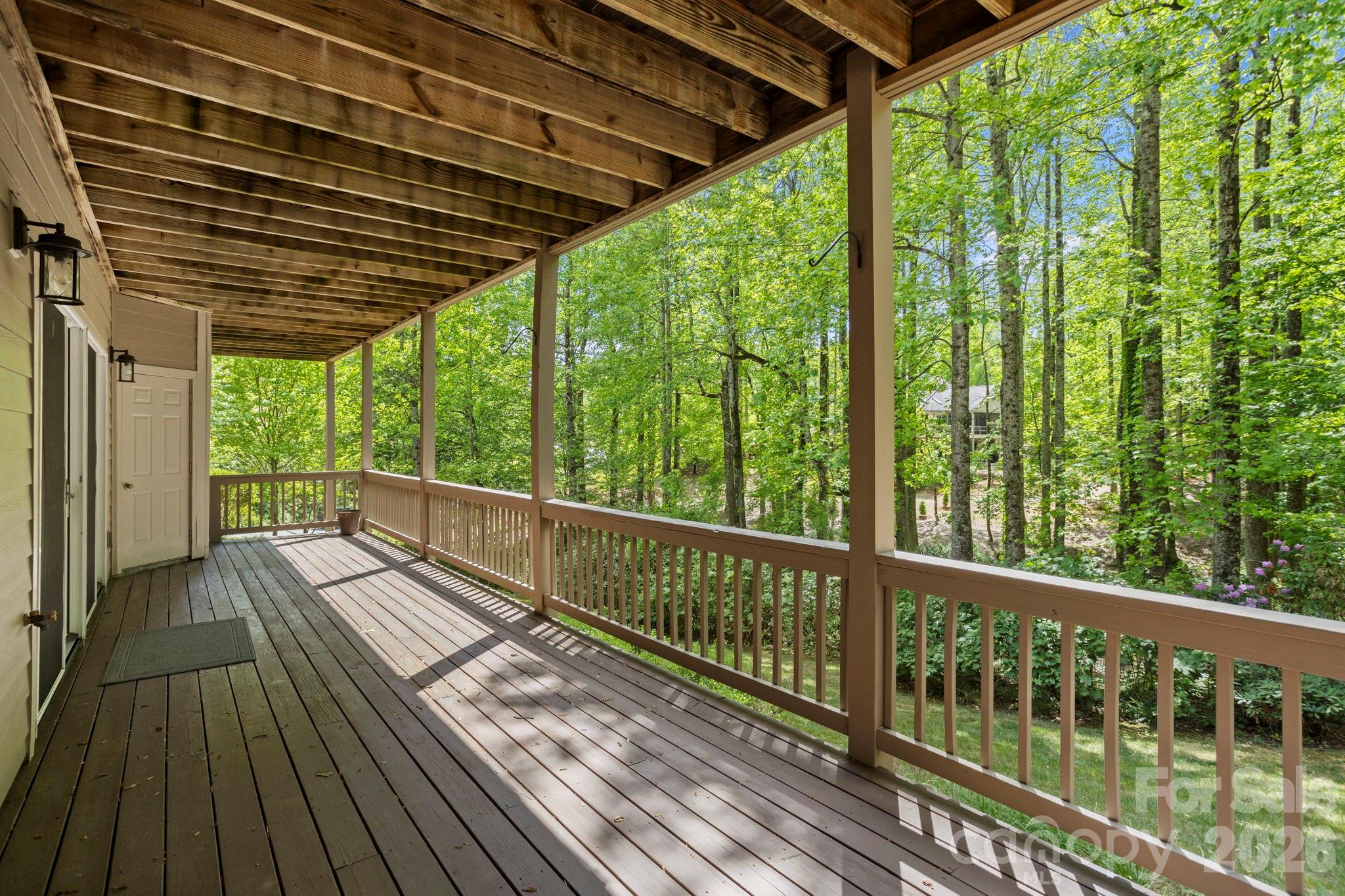 547 Pinnacle Peak Lane — Flat Rock