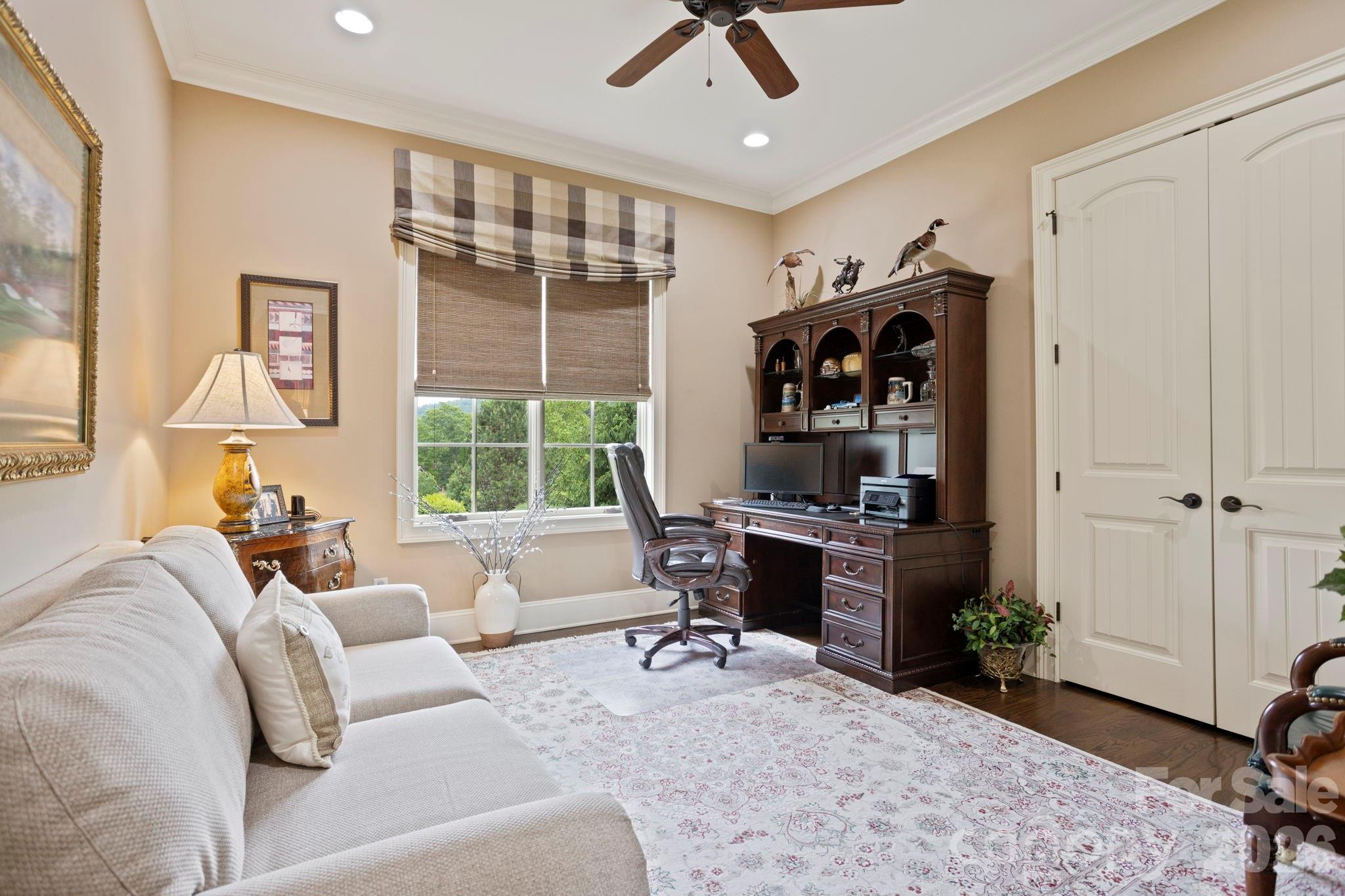 390 Shipman Parkway — Flat Rock