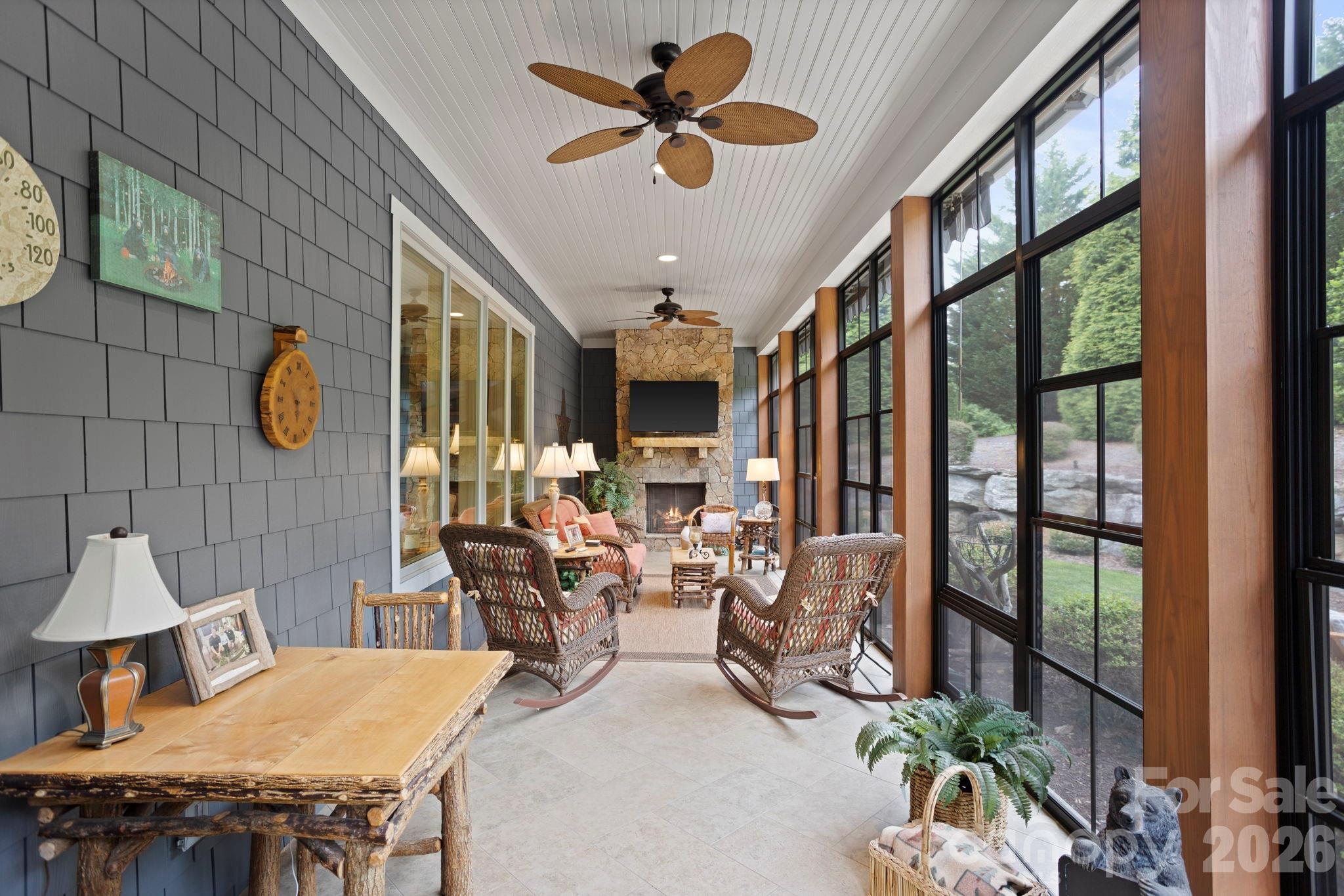 390 Shipman Parkway — Flat Rock