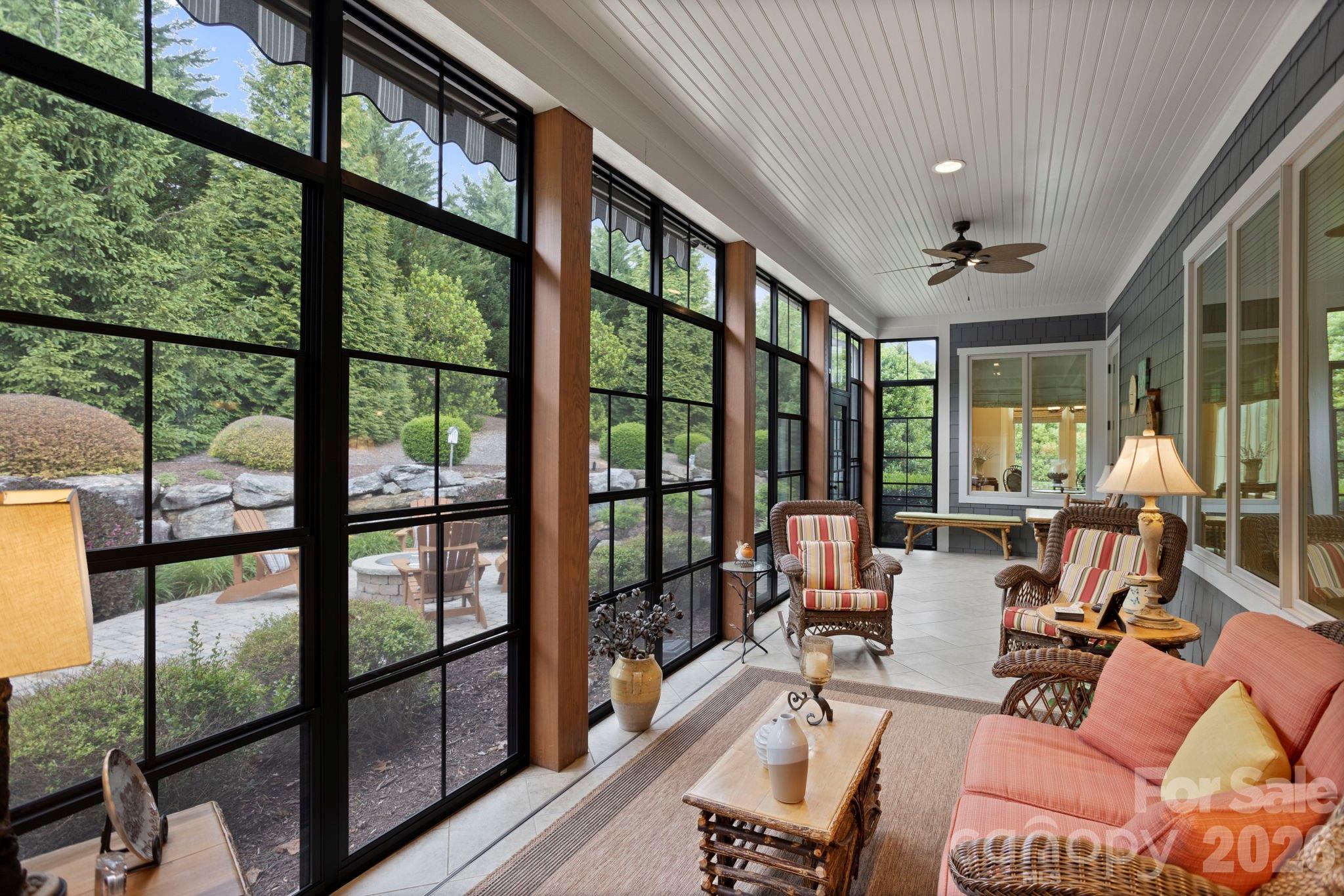 390 Shipman Parkway — Flat Rock