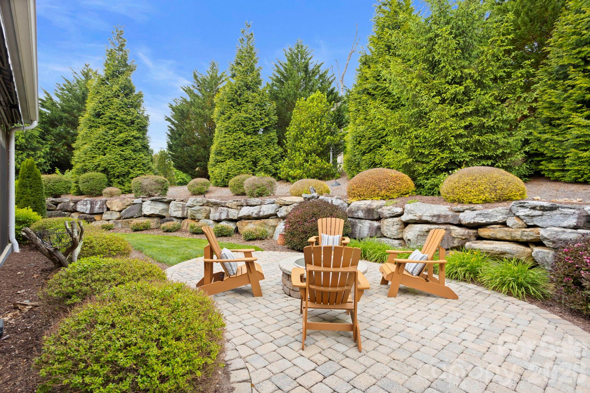 390 Shipman Parkway — Flat Rock