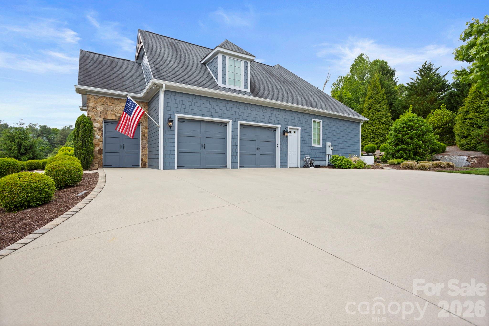 390 Shipman Parkway — Flat Rock