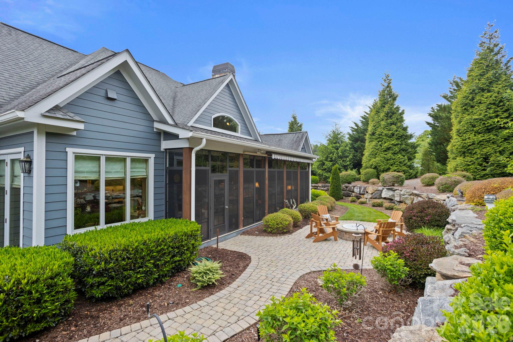 390 Shipman Parkway — Flat Rock