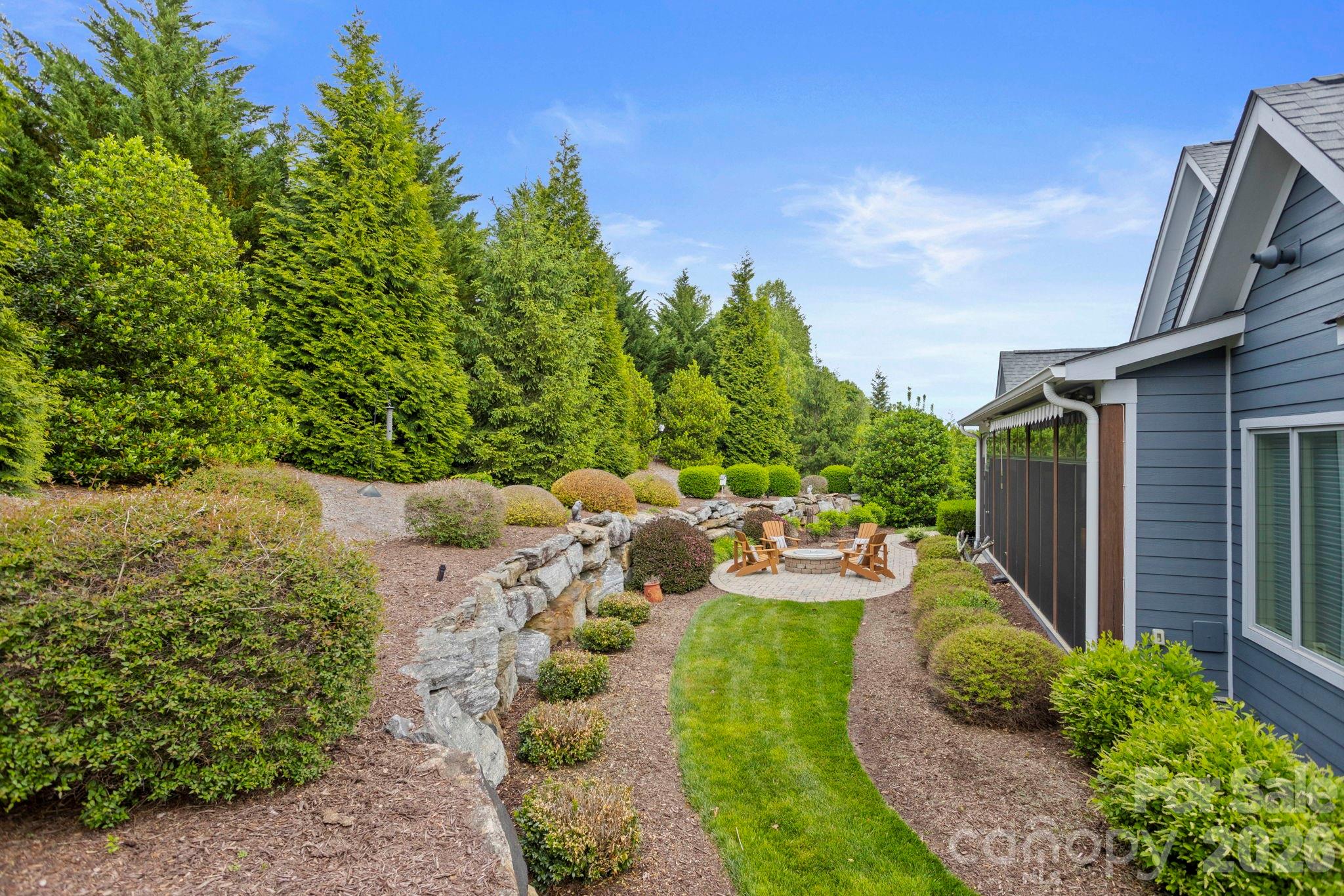 390 Shipman Parkway — Flat Rock