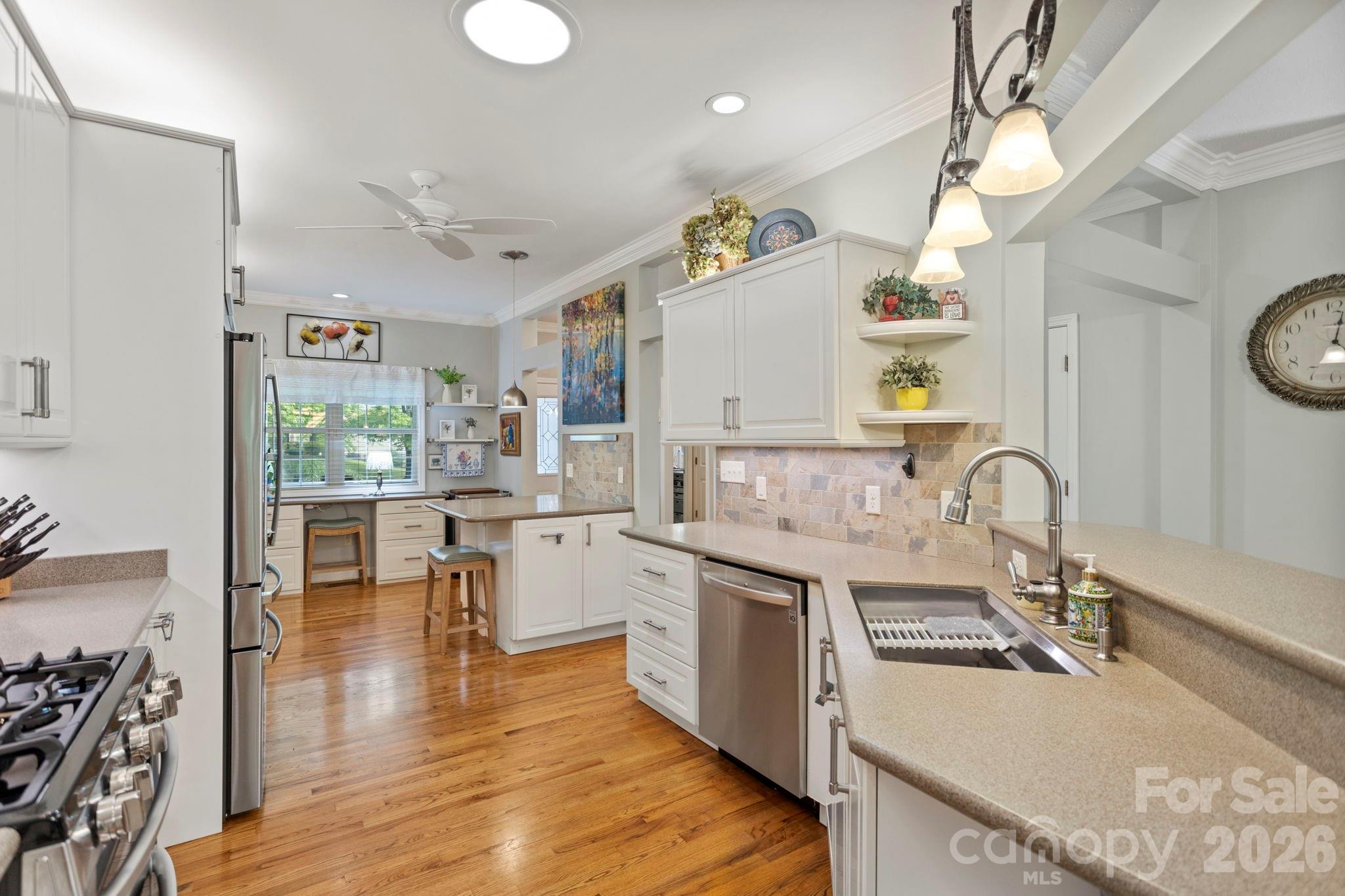 69 Old Pasture Way — Hendersonville