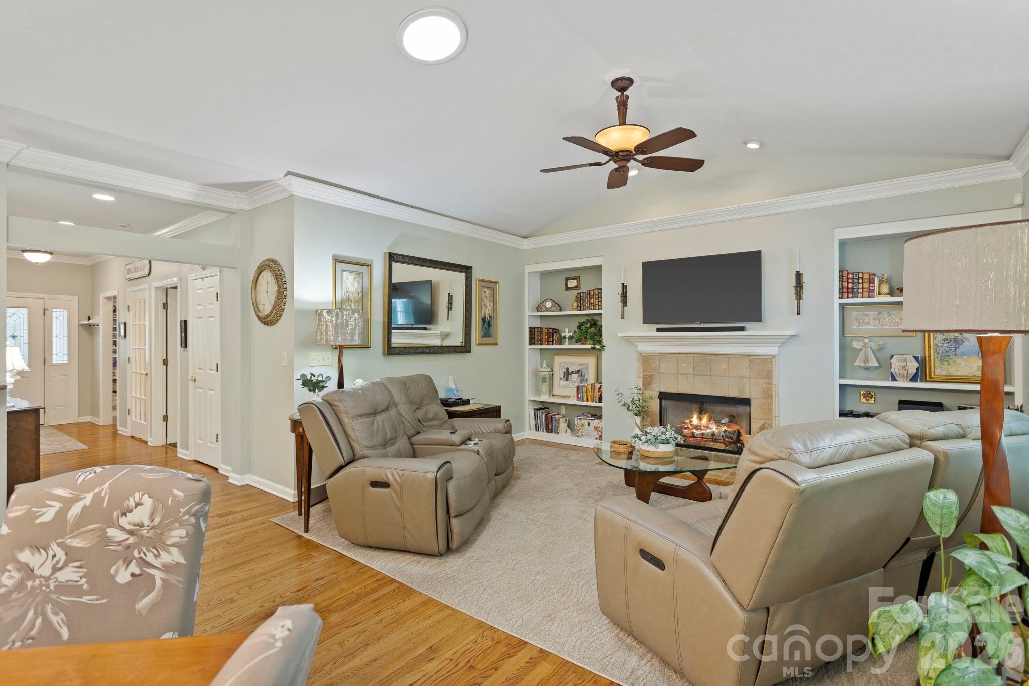 69 Old Pasture Way — Hendersonville