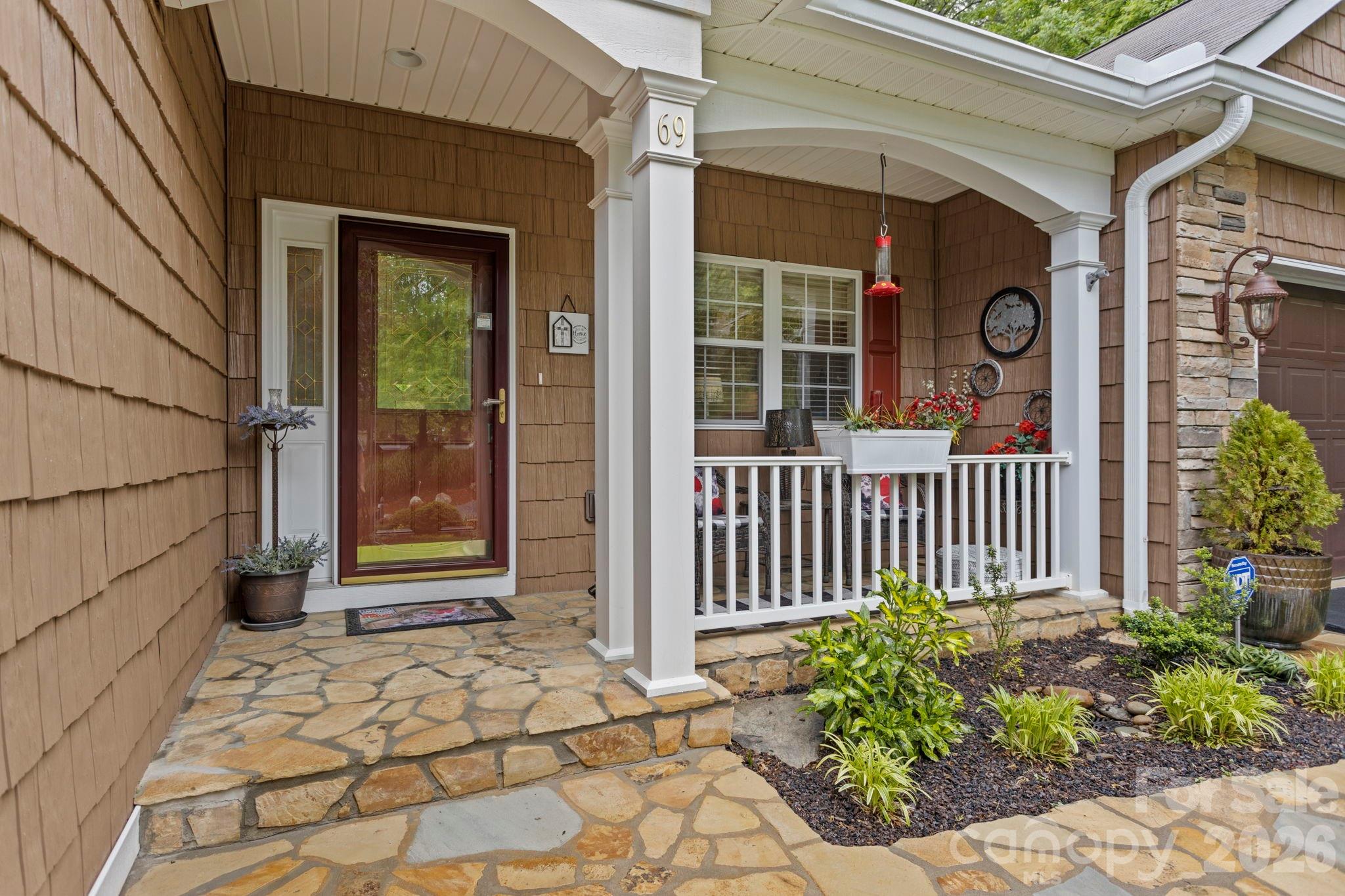 69 Old Pasture Way — Hendersonville