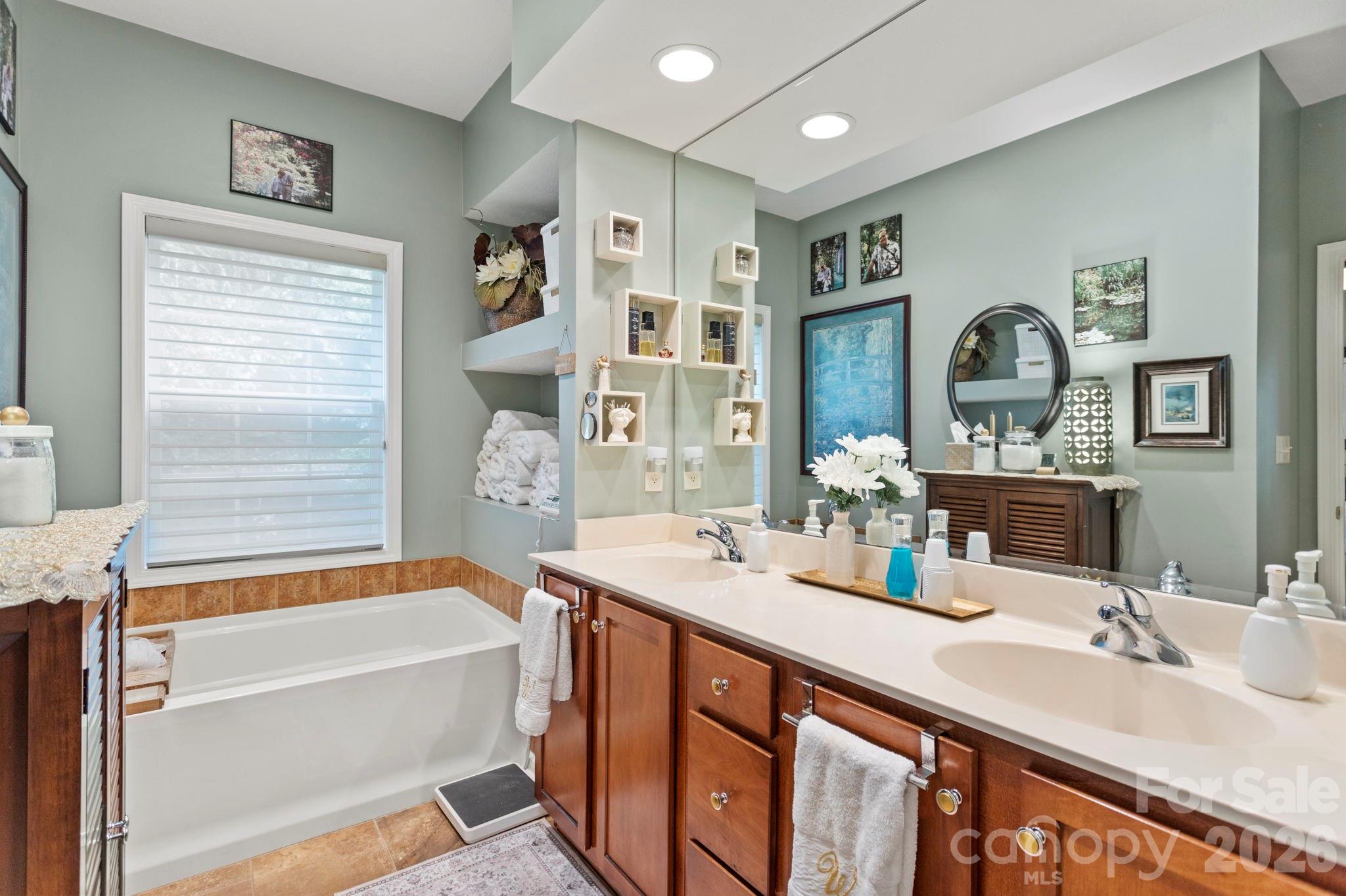 69 Old Pasture Way — Hendersonville