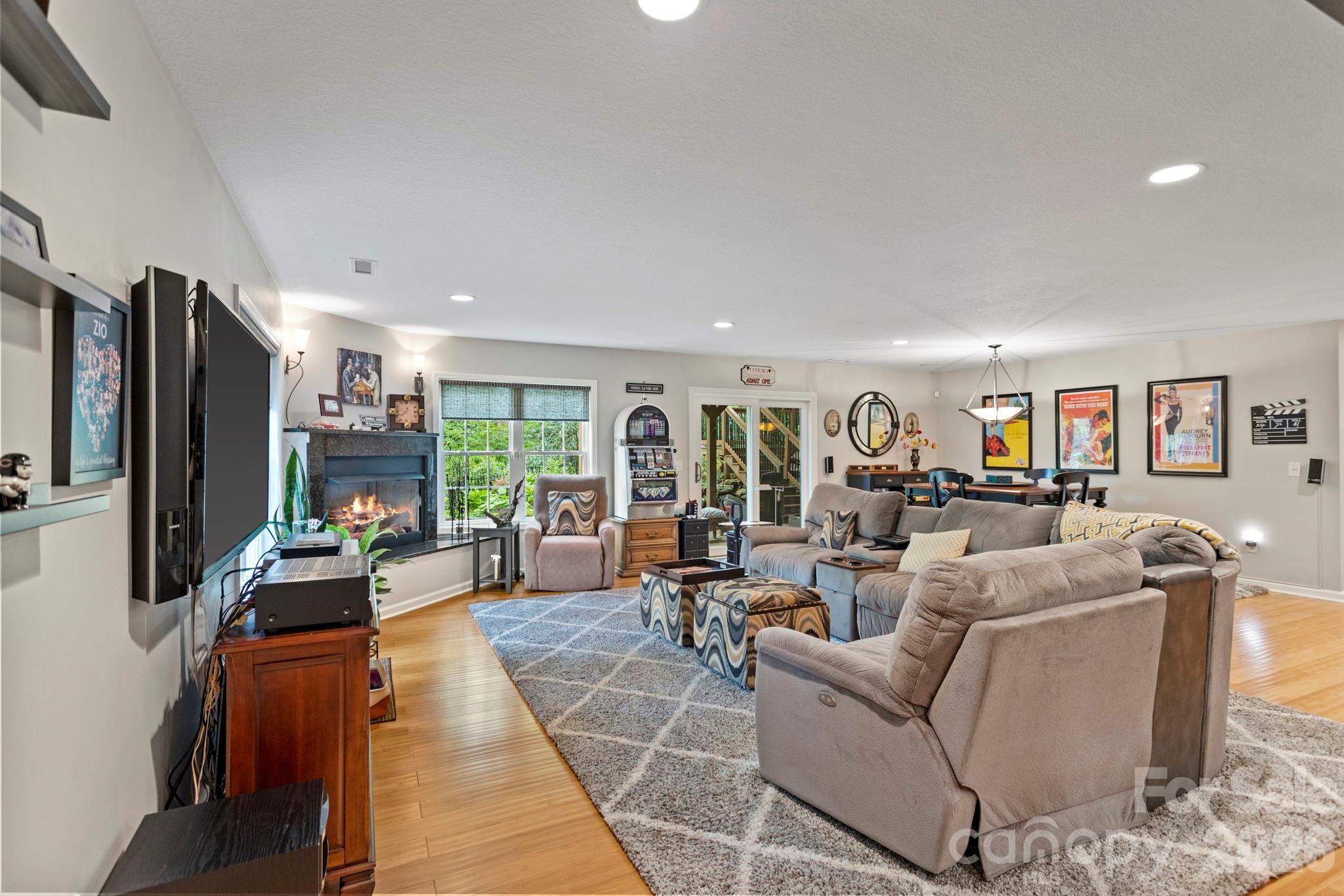 69 Old Pasture Way — Hendersonville
