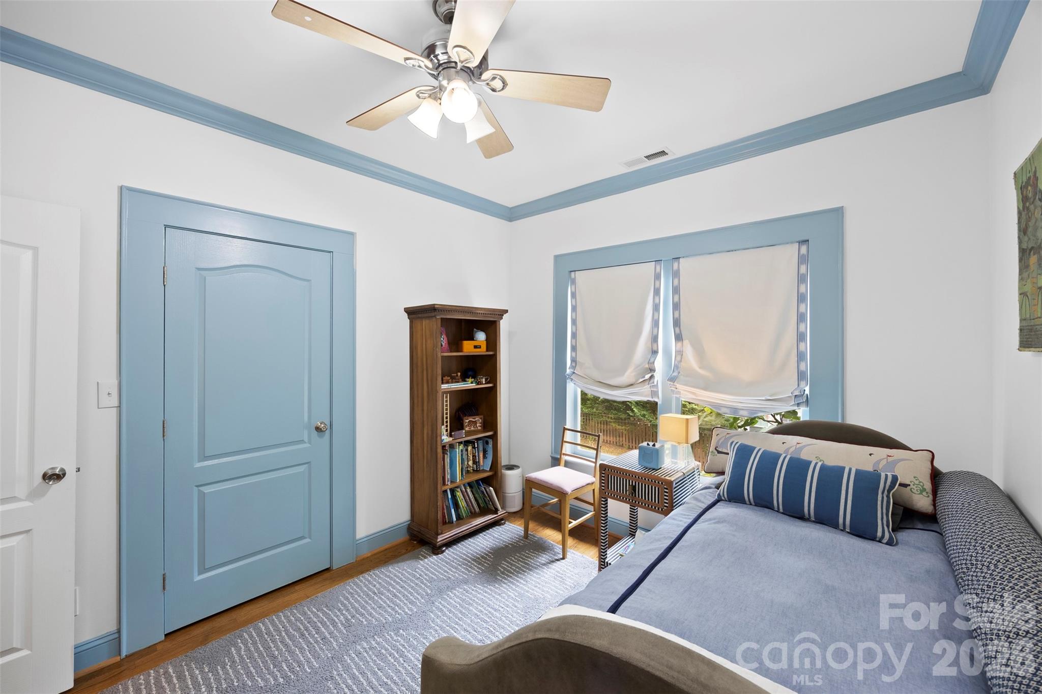 2305 Shenandoah Avenue — Charlotte