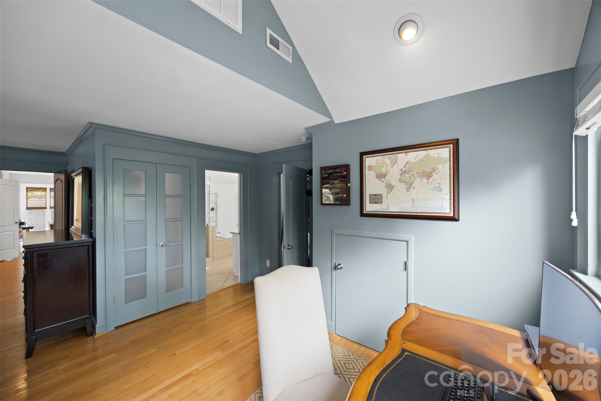 2305 Shenandoah Avenue — Charlotte