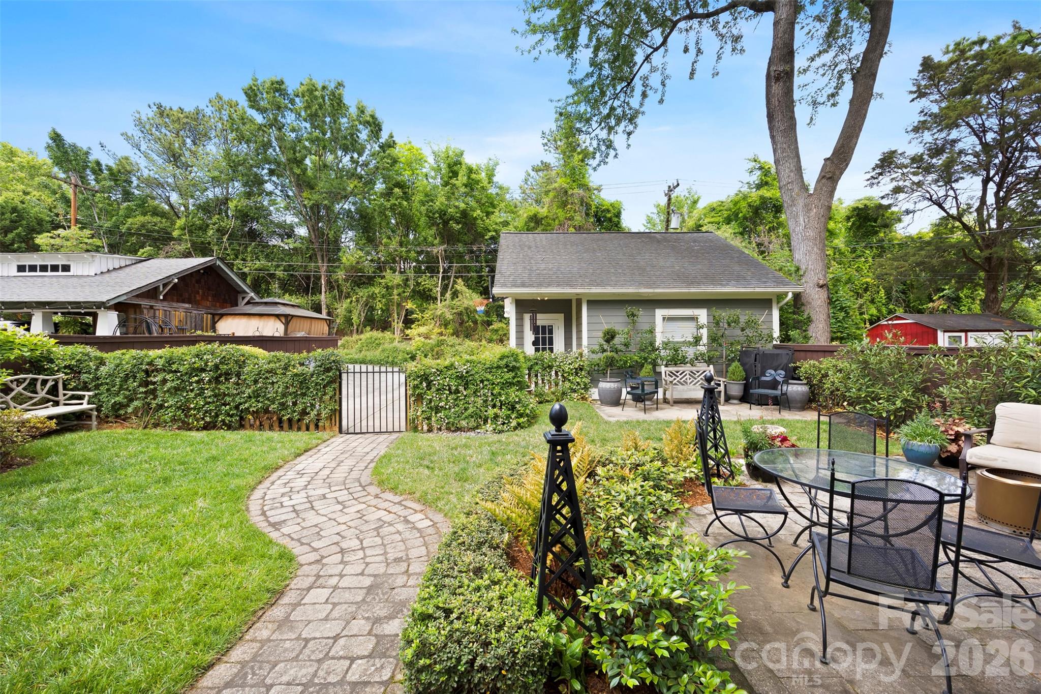 2305 Shenandoah Avenue — Charlotte