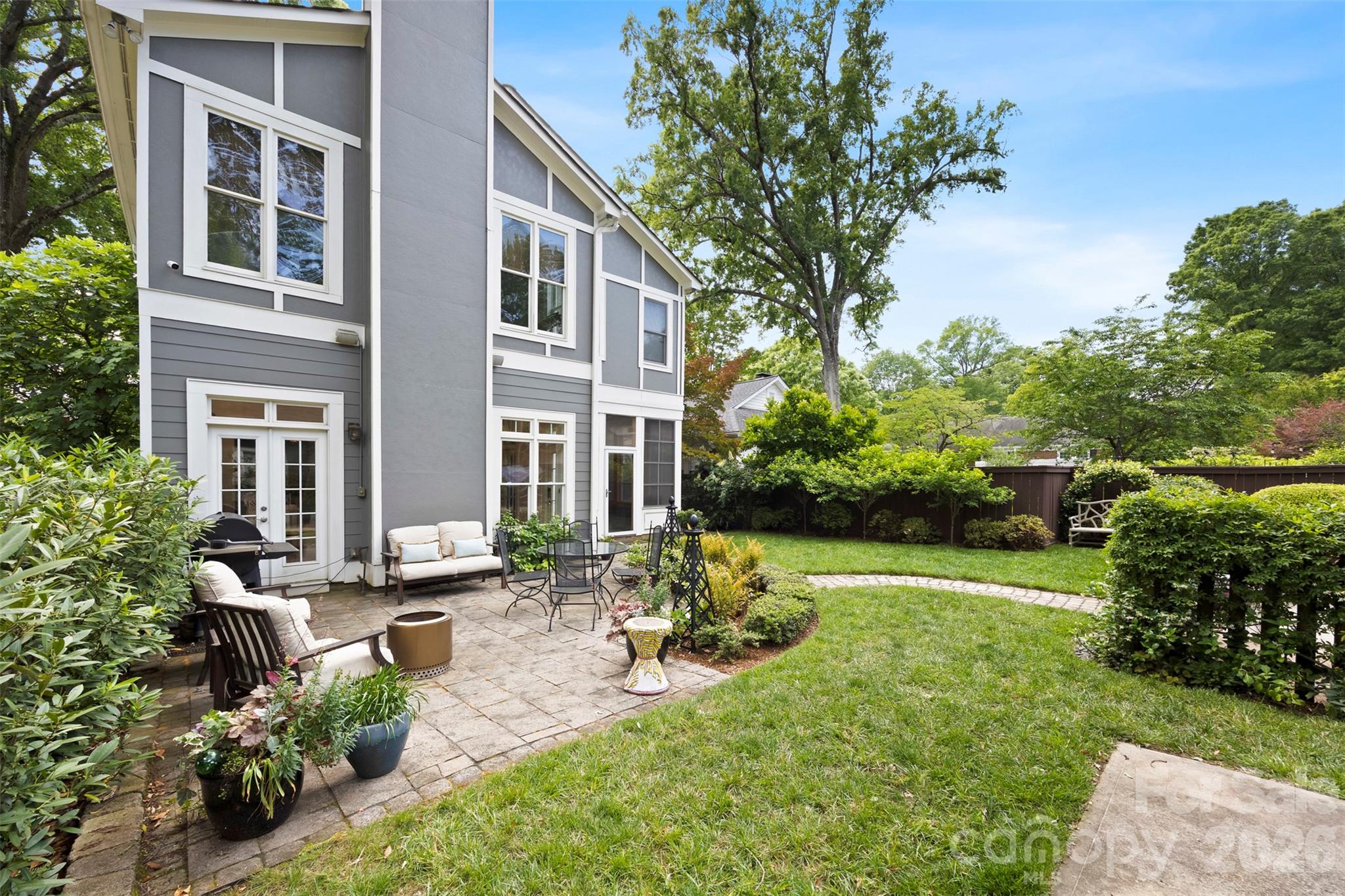 2305 Shenandoah Avenue — Charlotte