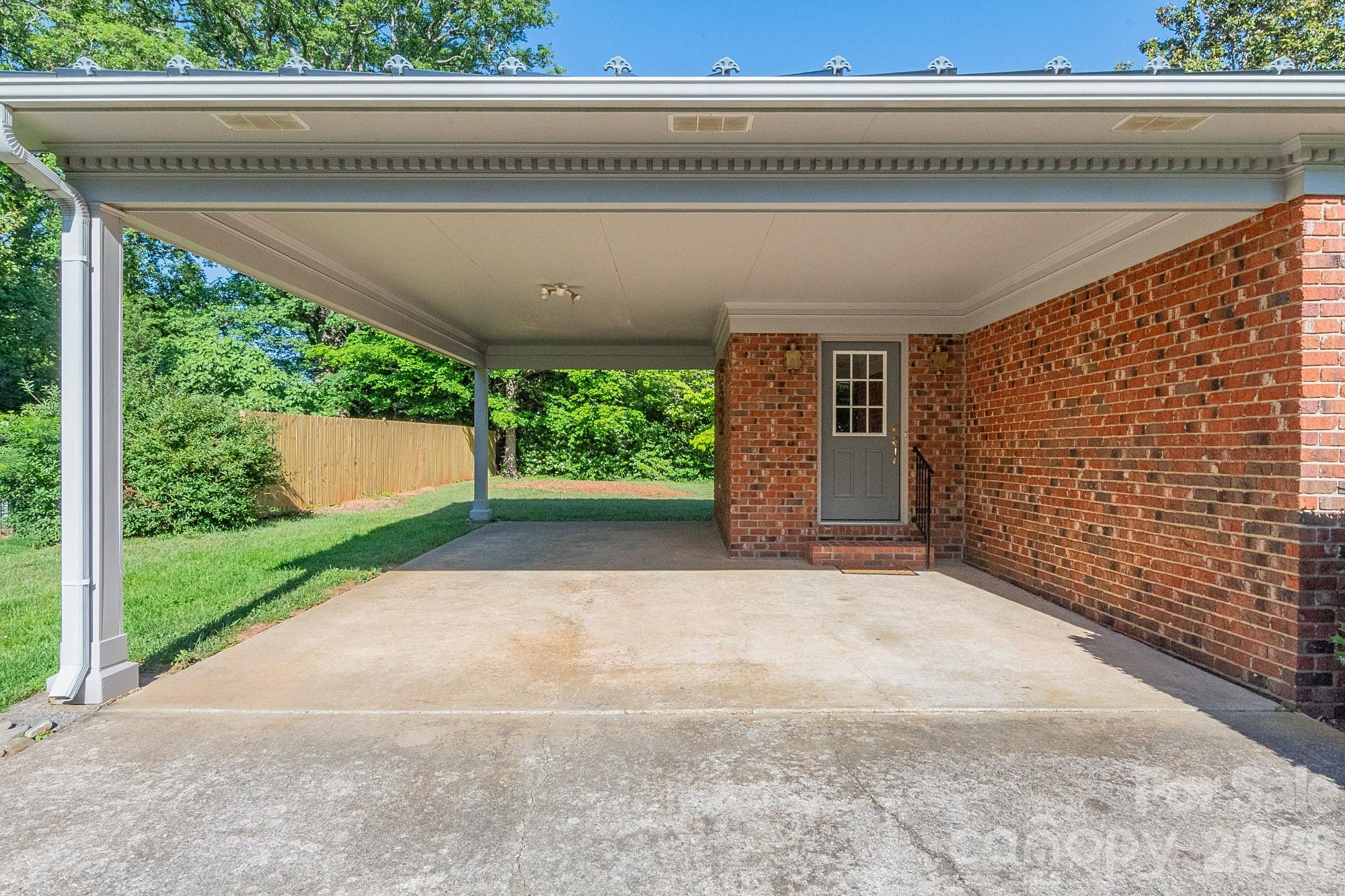 905 Kildee Drive — Lexington