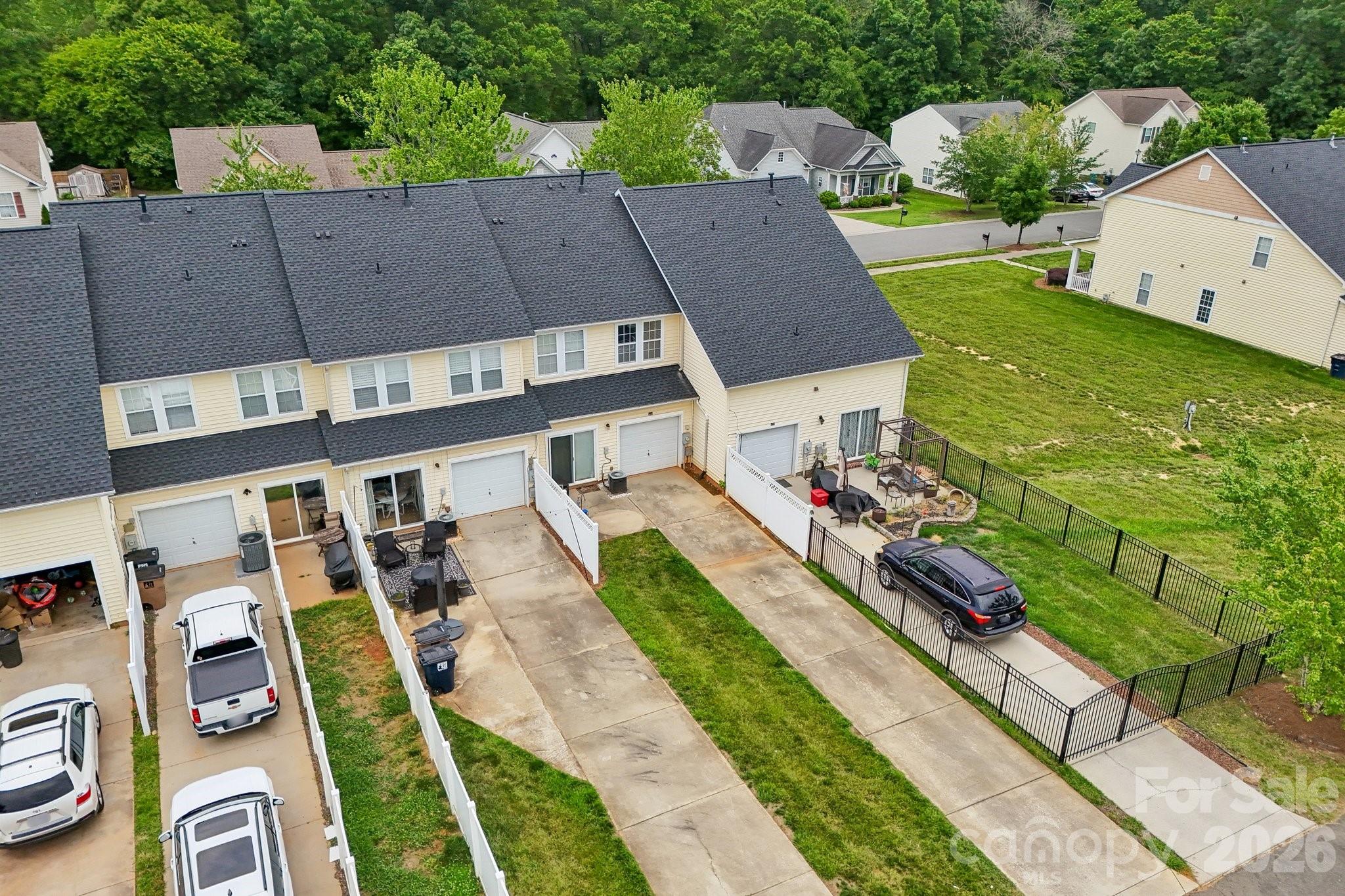 2038 Oakstone Drive — Monroe