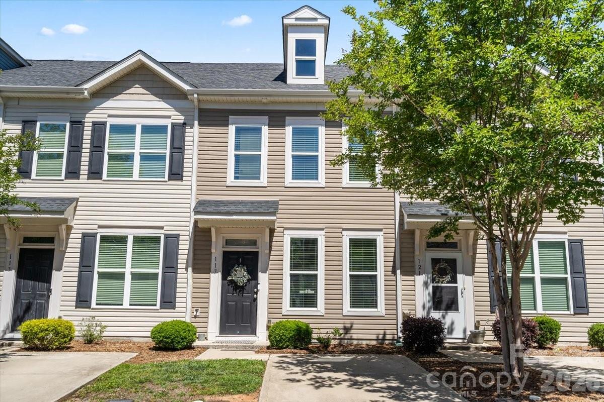 117 N Island Village Drive N — Mount Holly