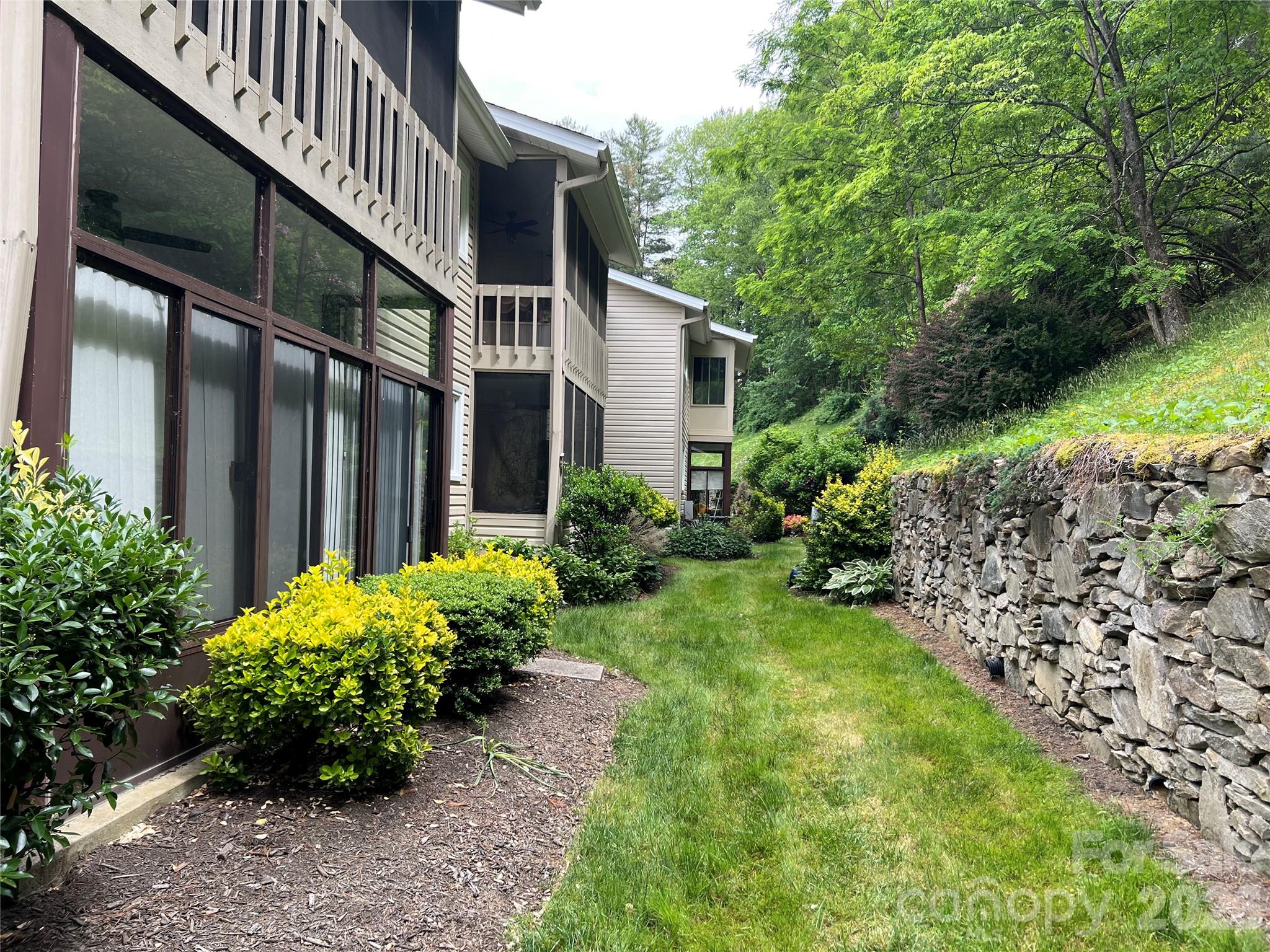 610 Britton Creek Drive — Hendersonville