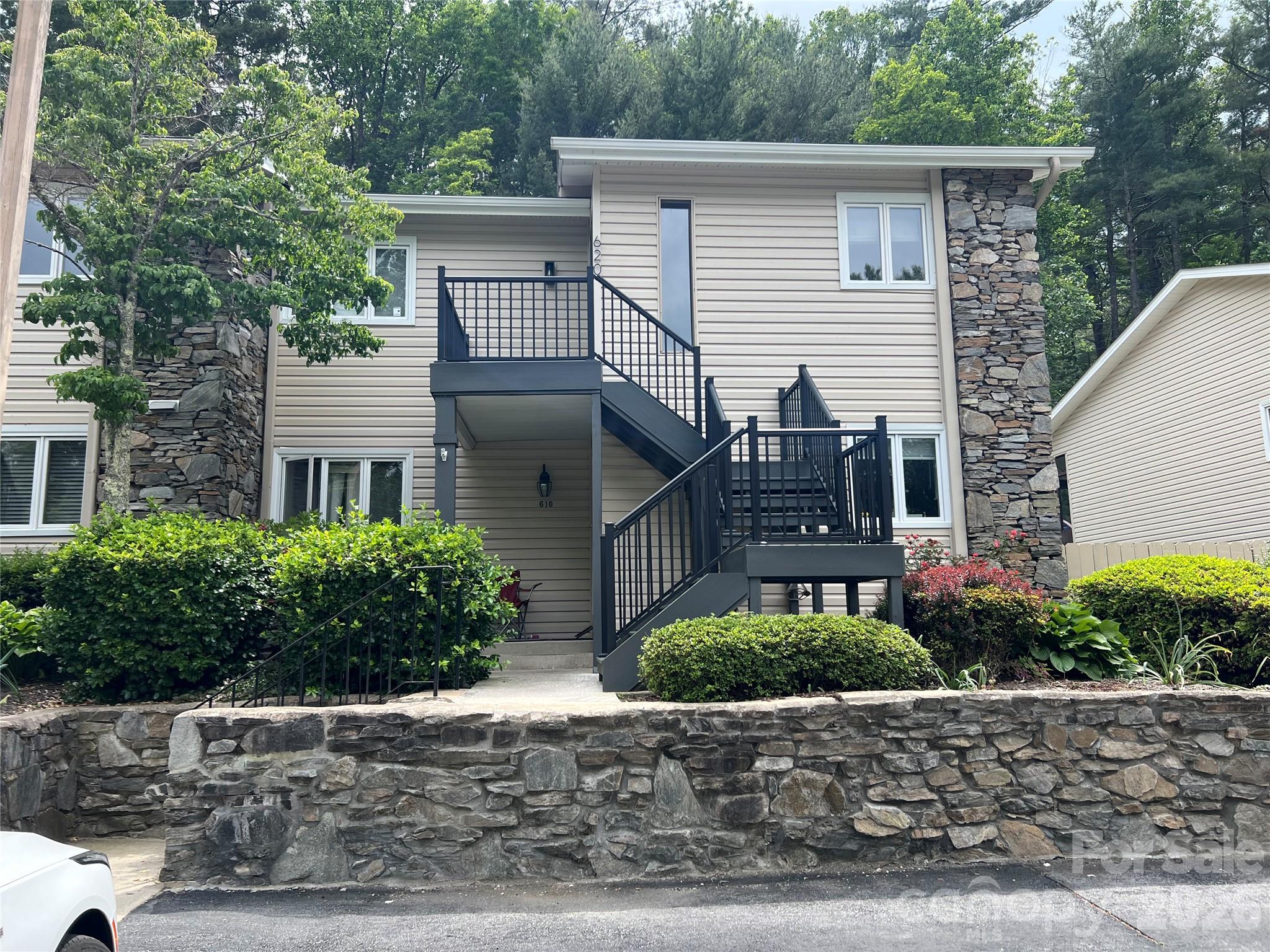 610 Britton Creek Drive — Hendersonville