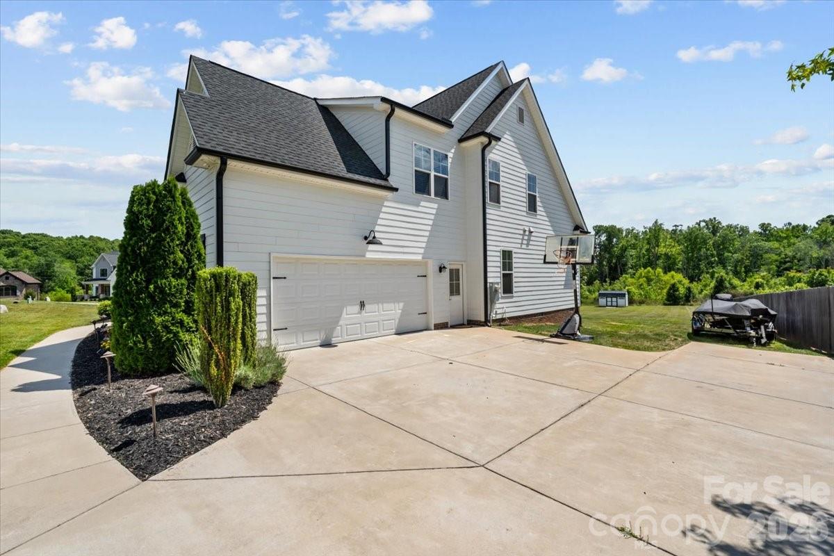 7105 Rae Farms Way — Greensboro