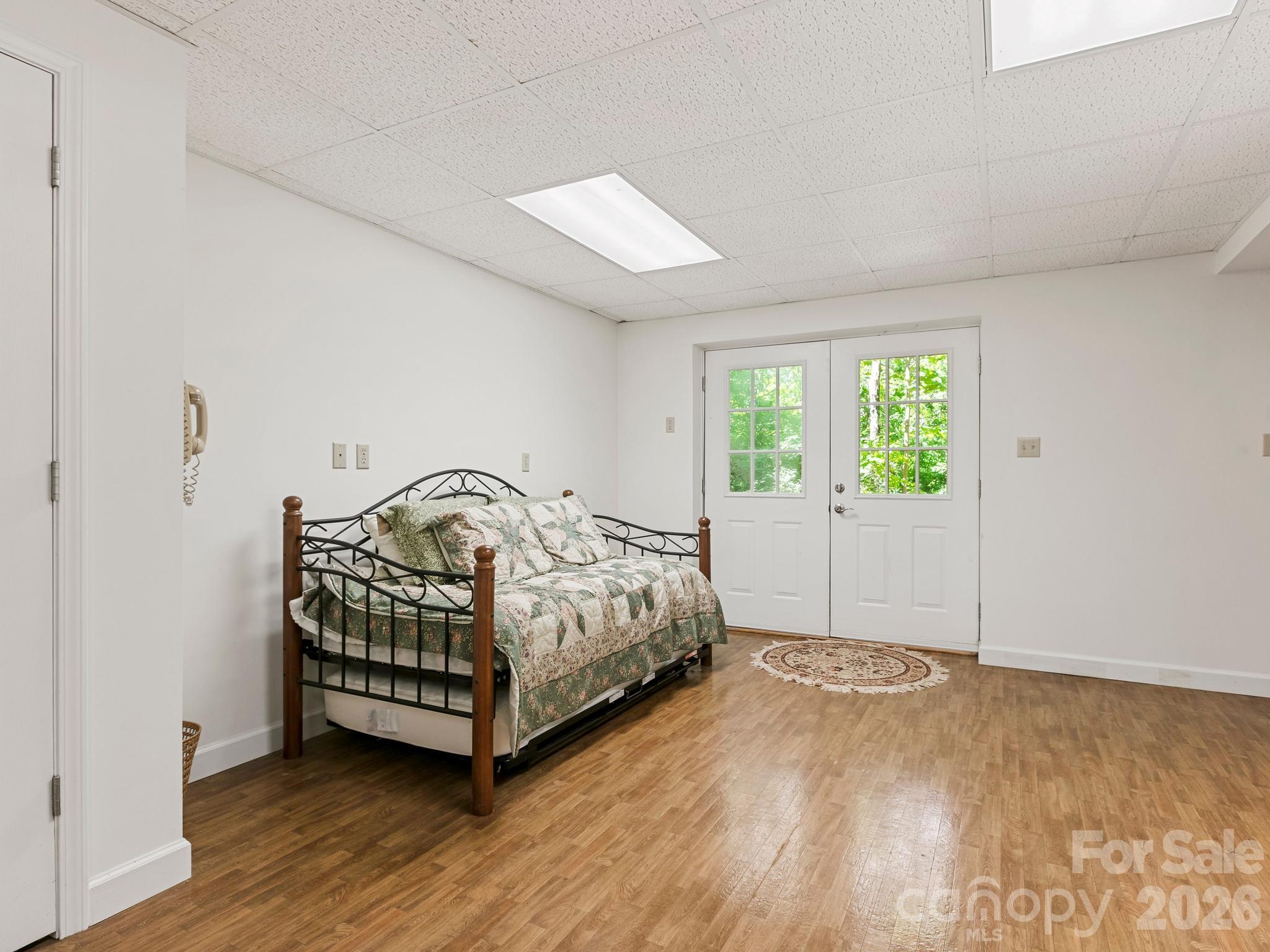 160 Little Mine Mountain Drive — Saluda