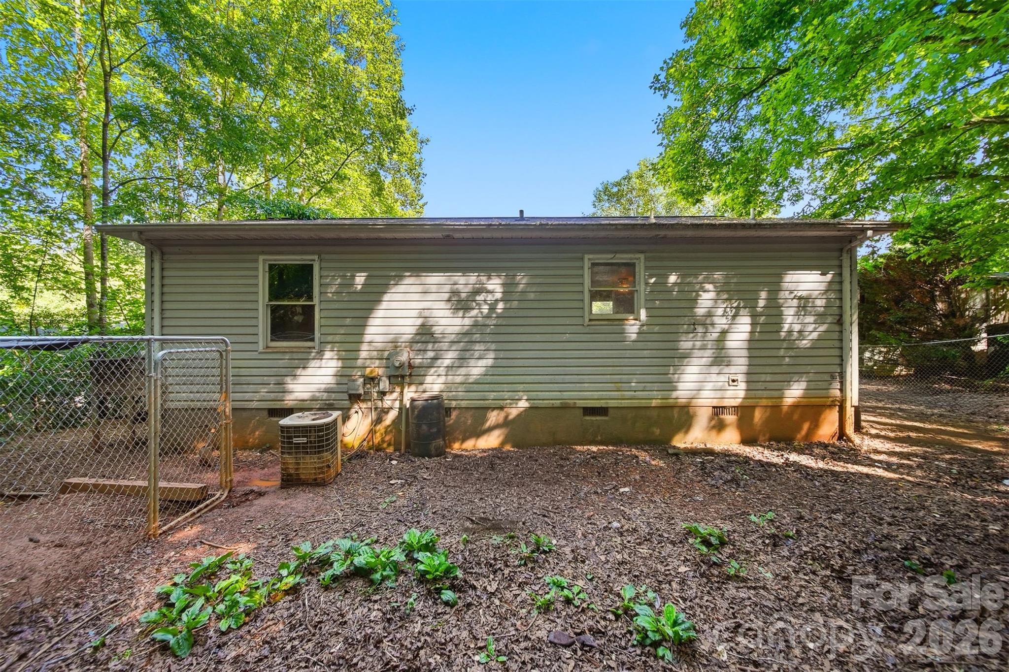 1006 Perkins Place — Lenoir