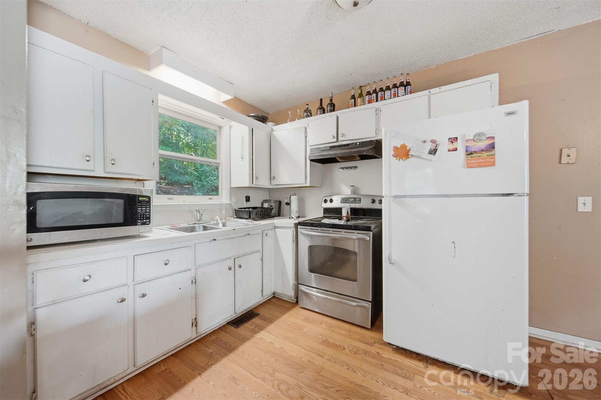 1006 Perkins Place — Lenoir