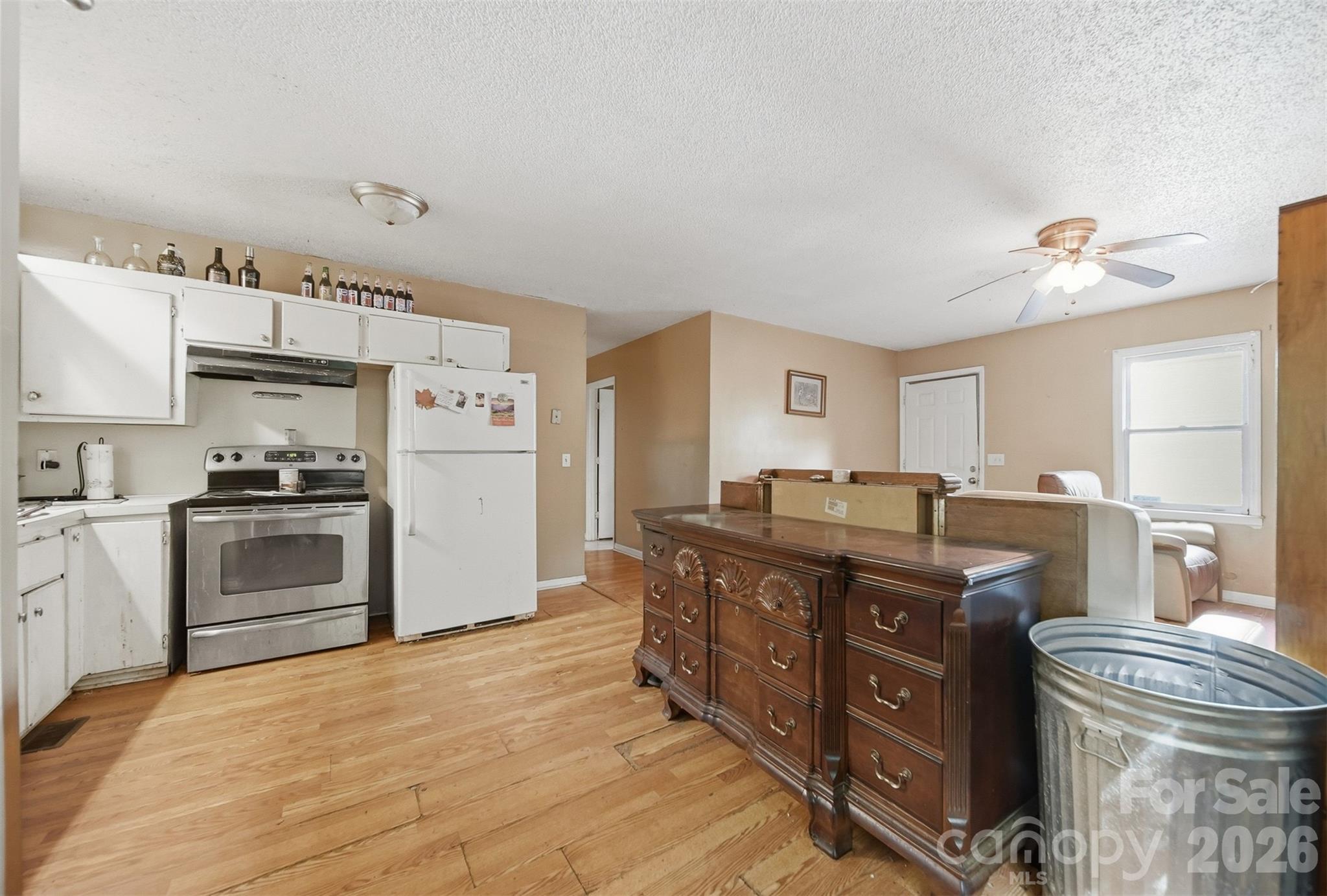 1006 Perkins Place — Lenoir