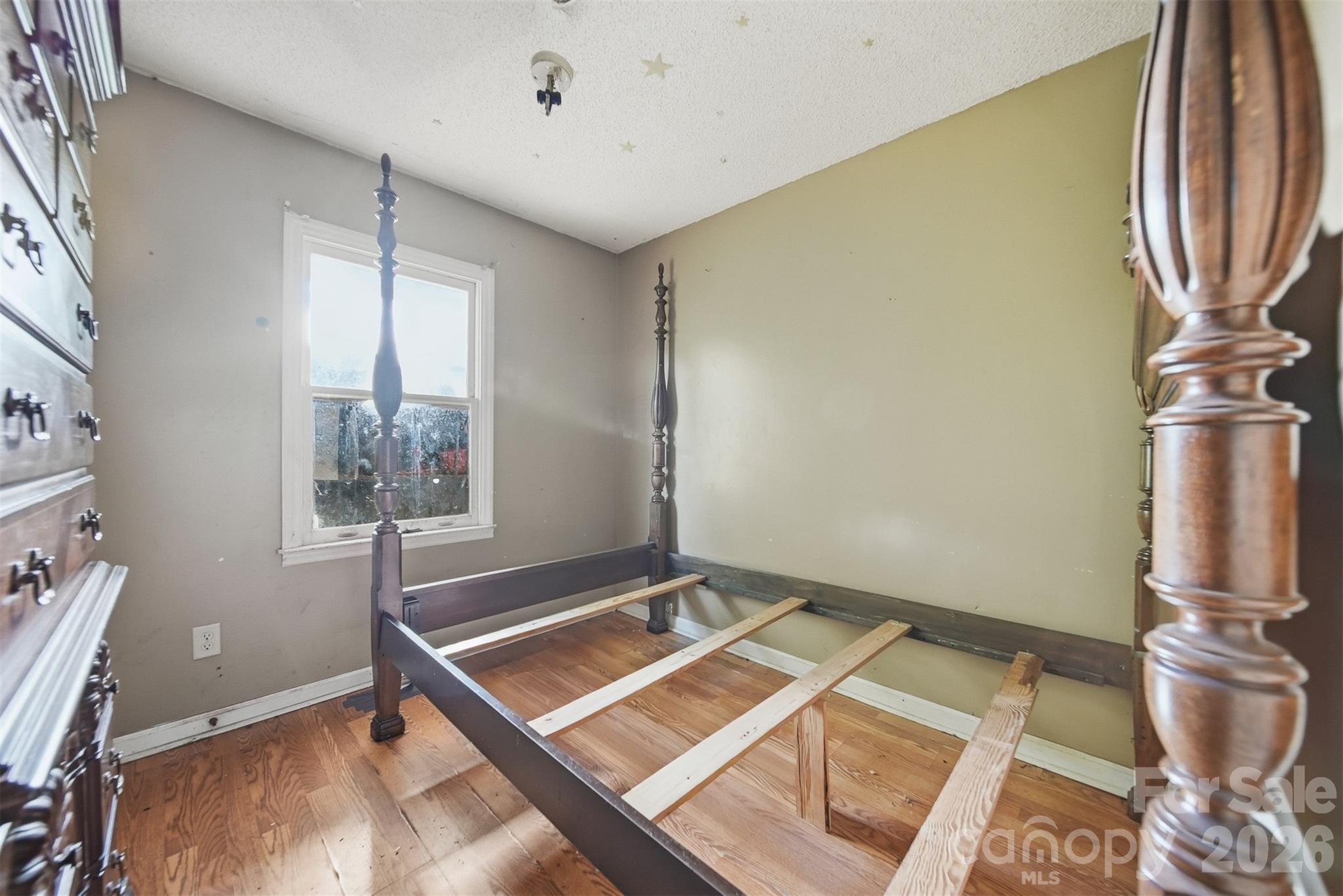 1006 Perkins Place — Lenoir