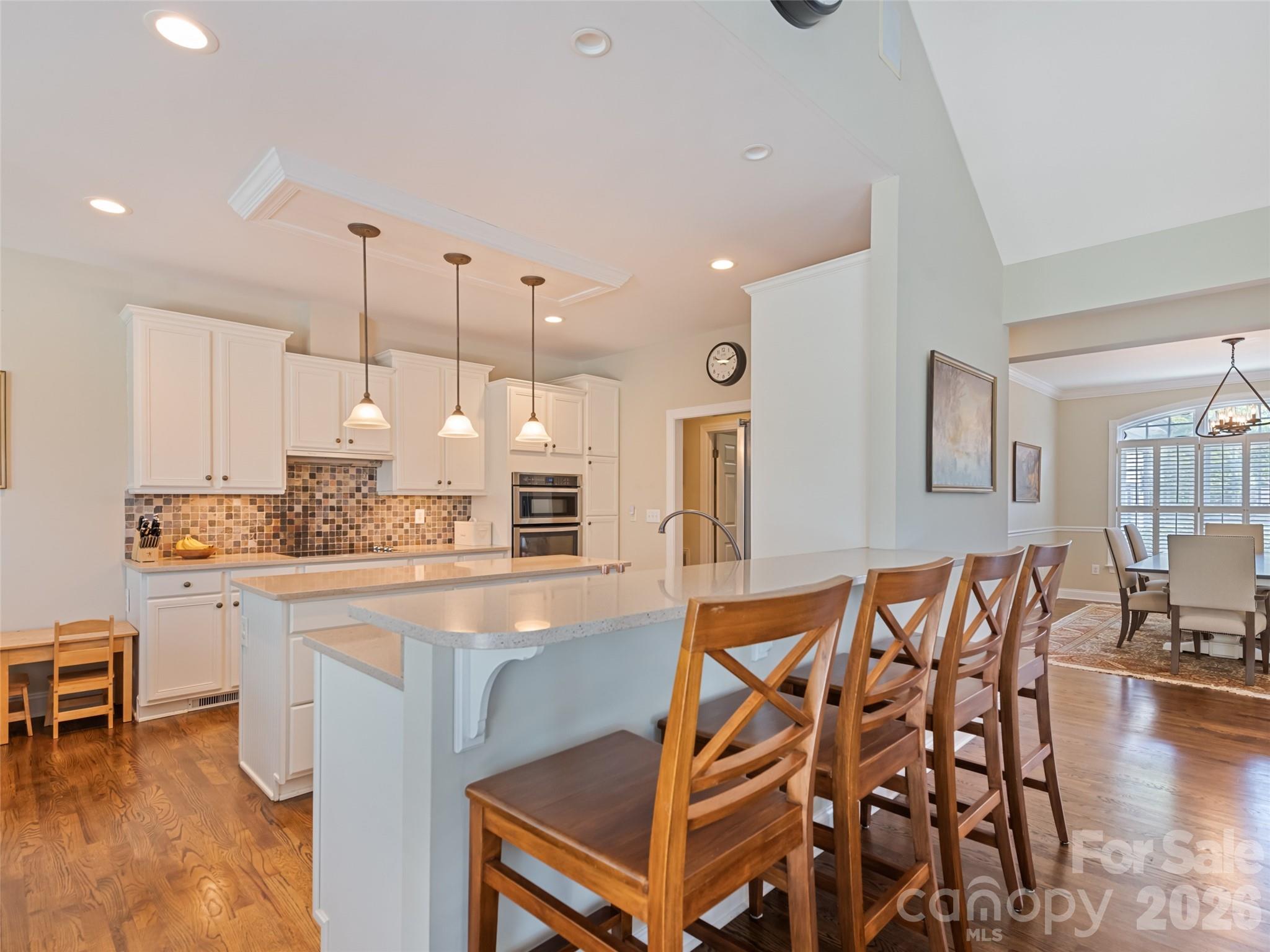 5 Split Creek Court — Mills River