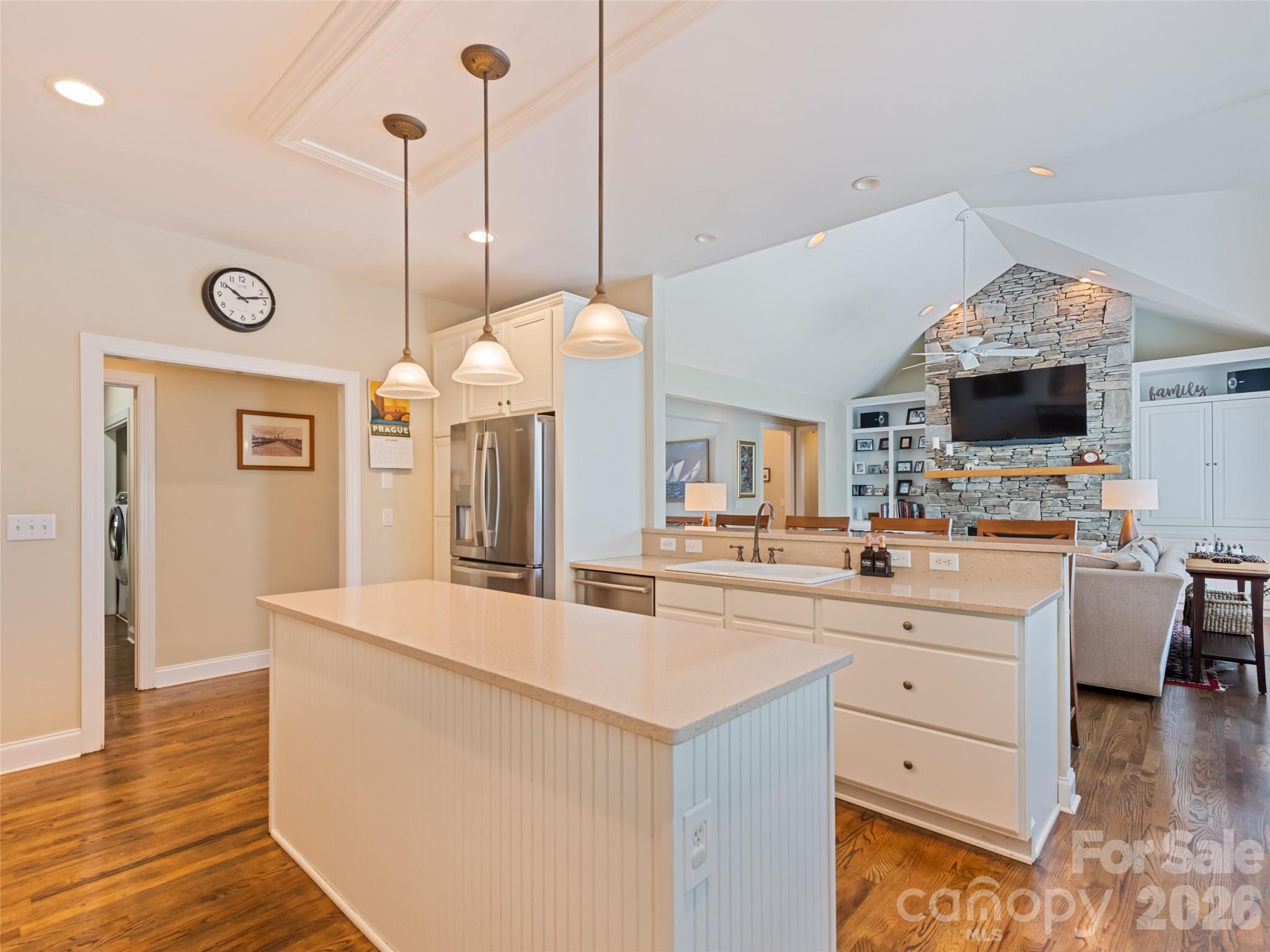 5 Split Creek Court — Mills River