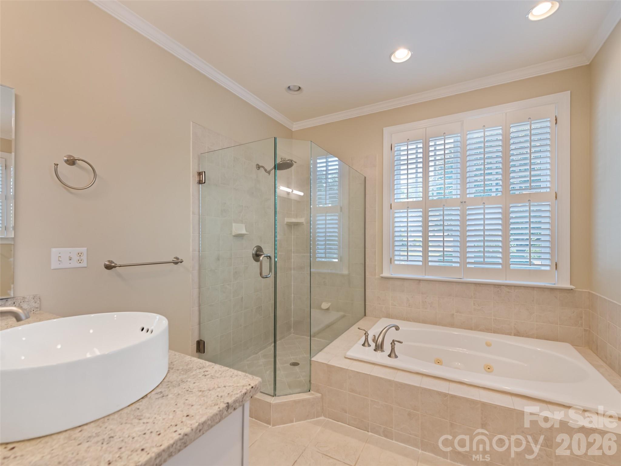 5 Split Creek Court — Mills River