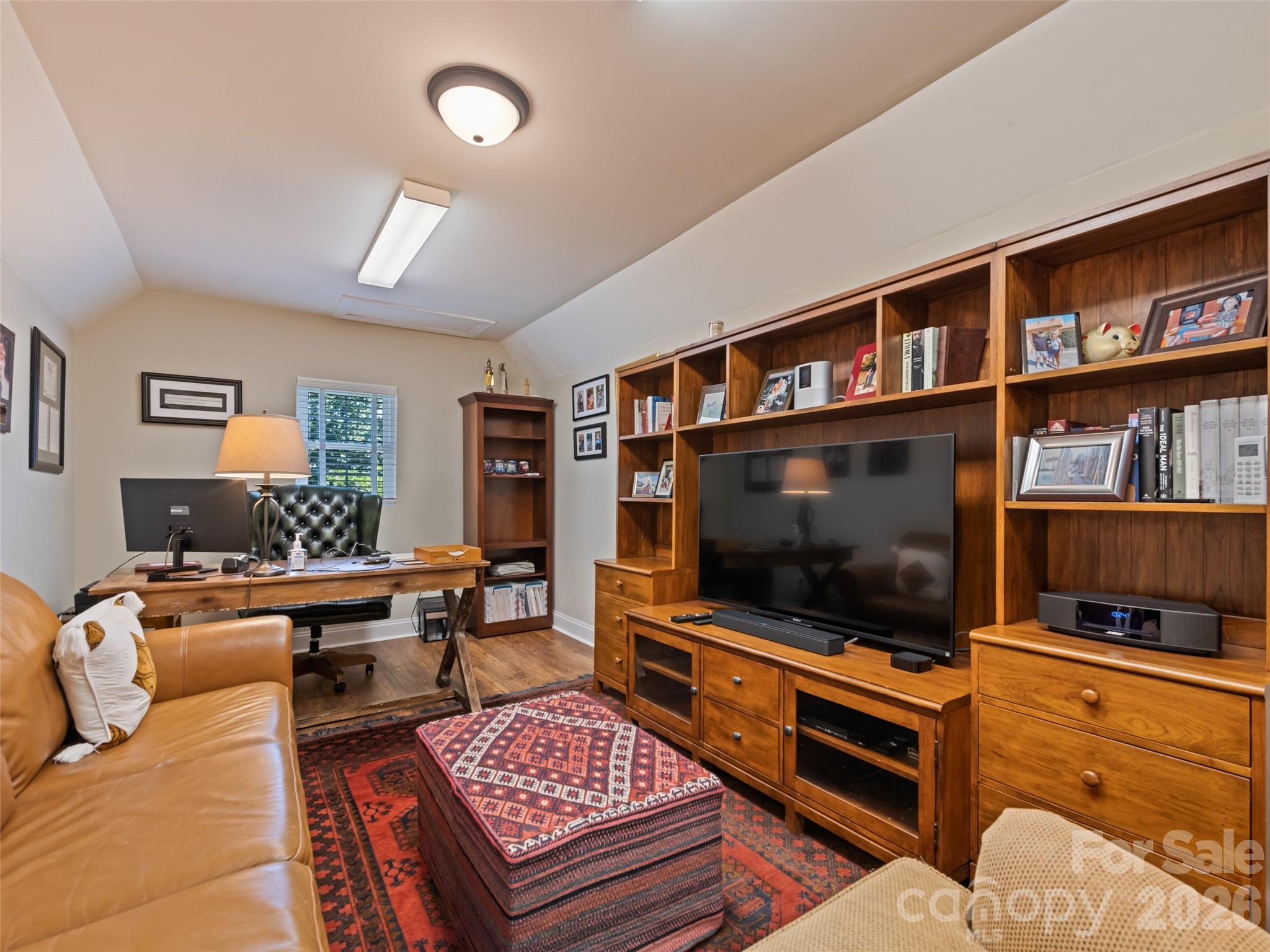 5 Split Creek Court — Mills River