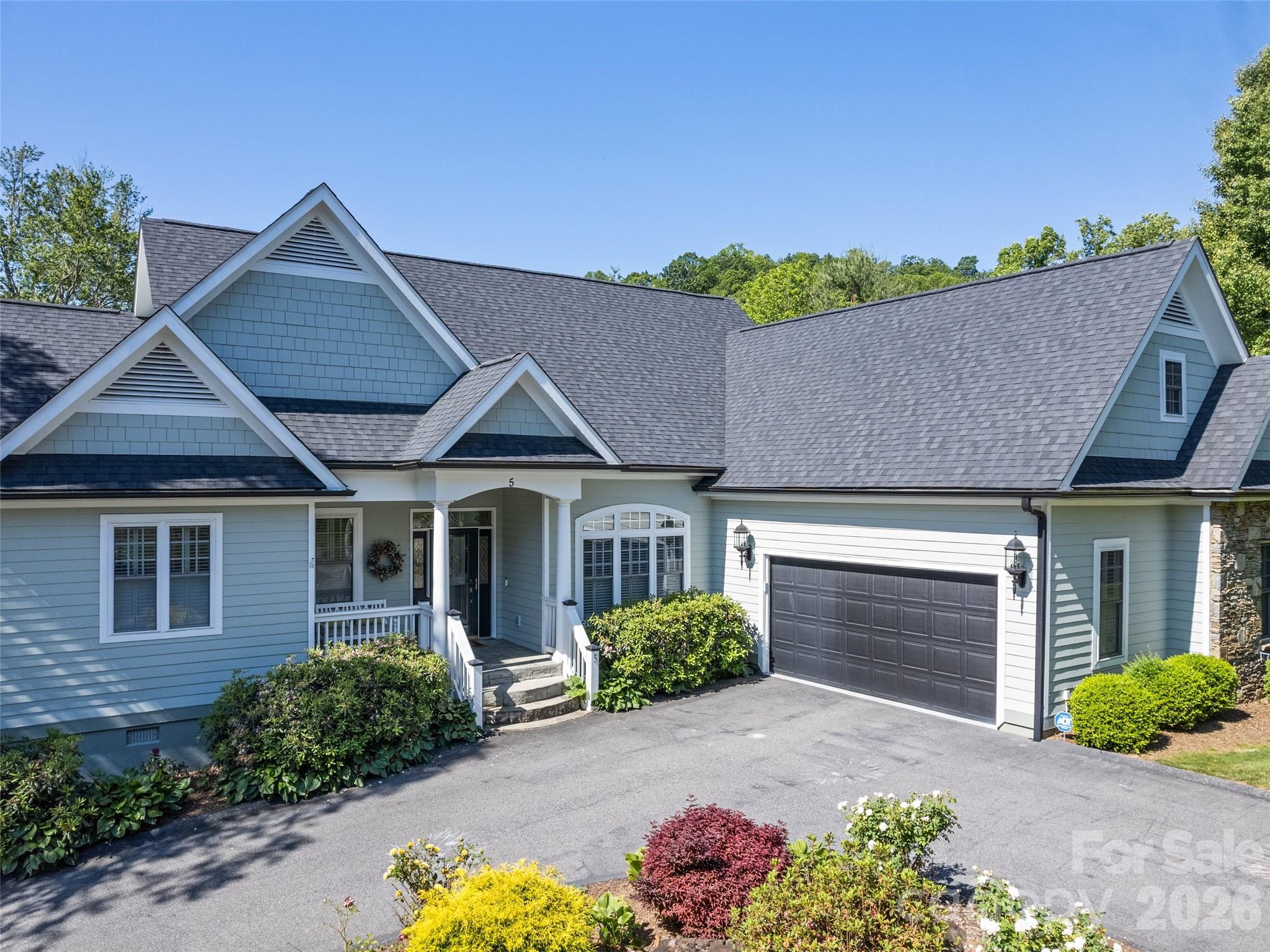 5 Split Creek Court — Mills River