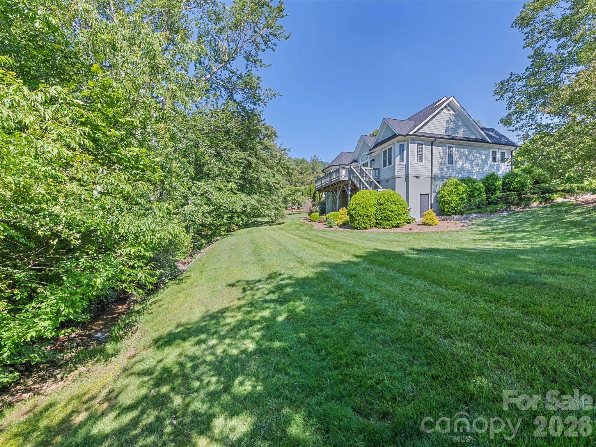 5 Split Creek Court — Mills River