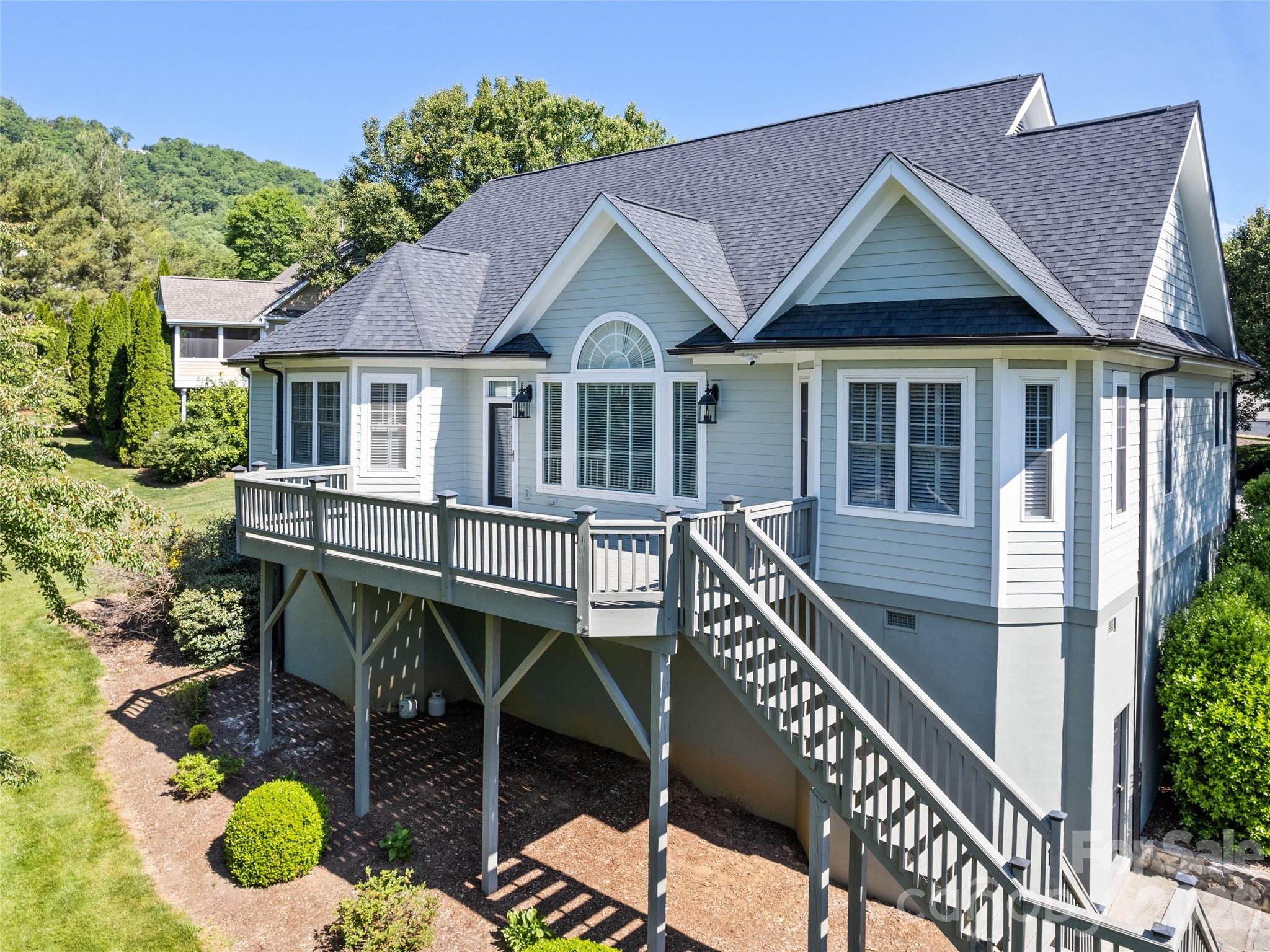 5 Split Creek Court — Mills River