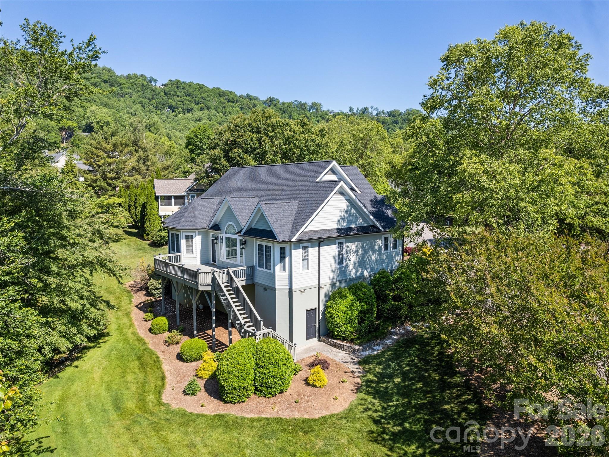 5 Split Creek Court — Mills River