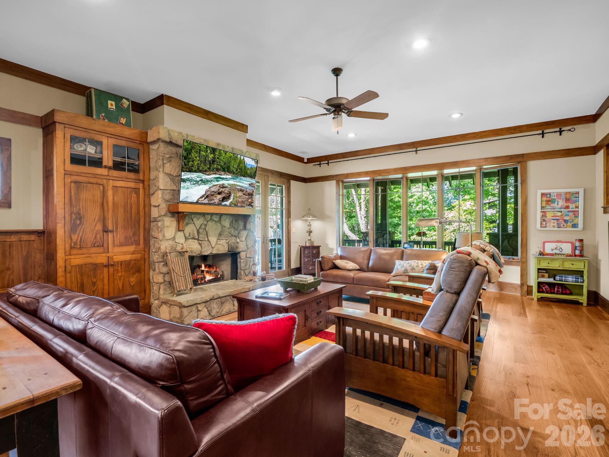 5 Longfellow Drive — Black Mountain
