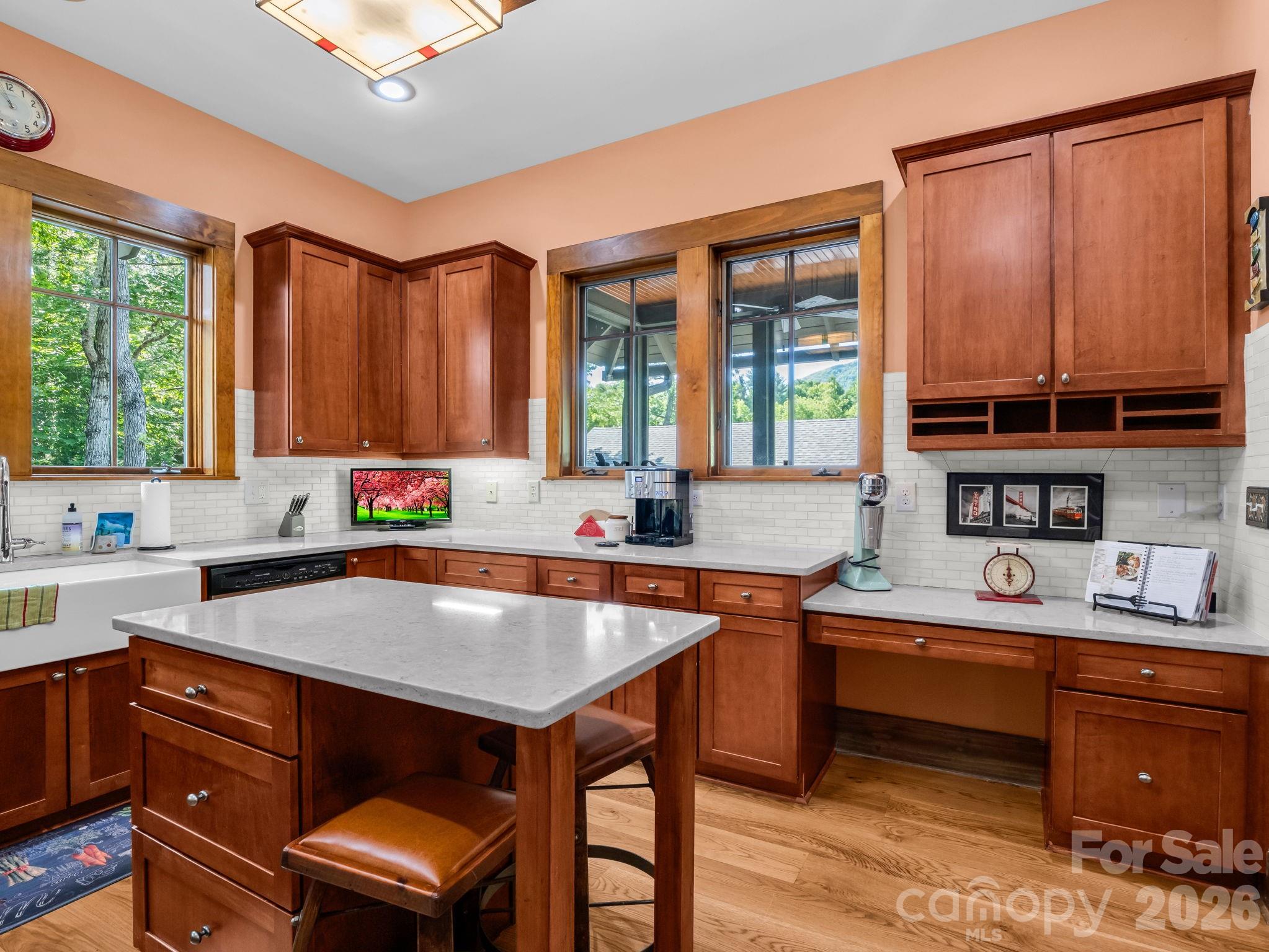5 Longfellow Drive — Black Mountain