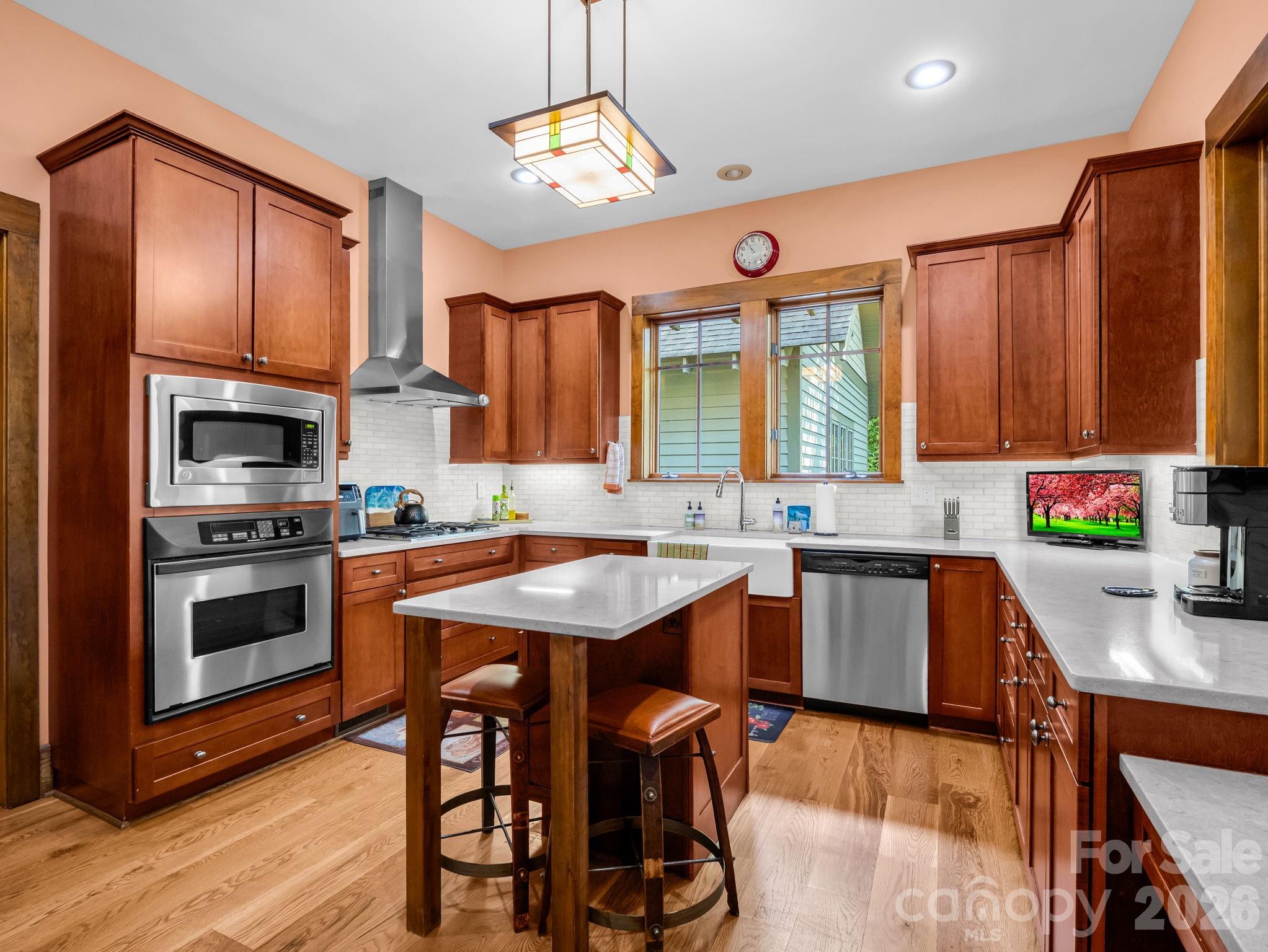 5 Longfellow Drive — Black Mountain