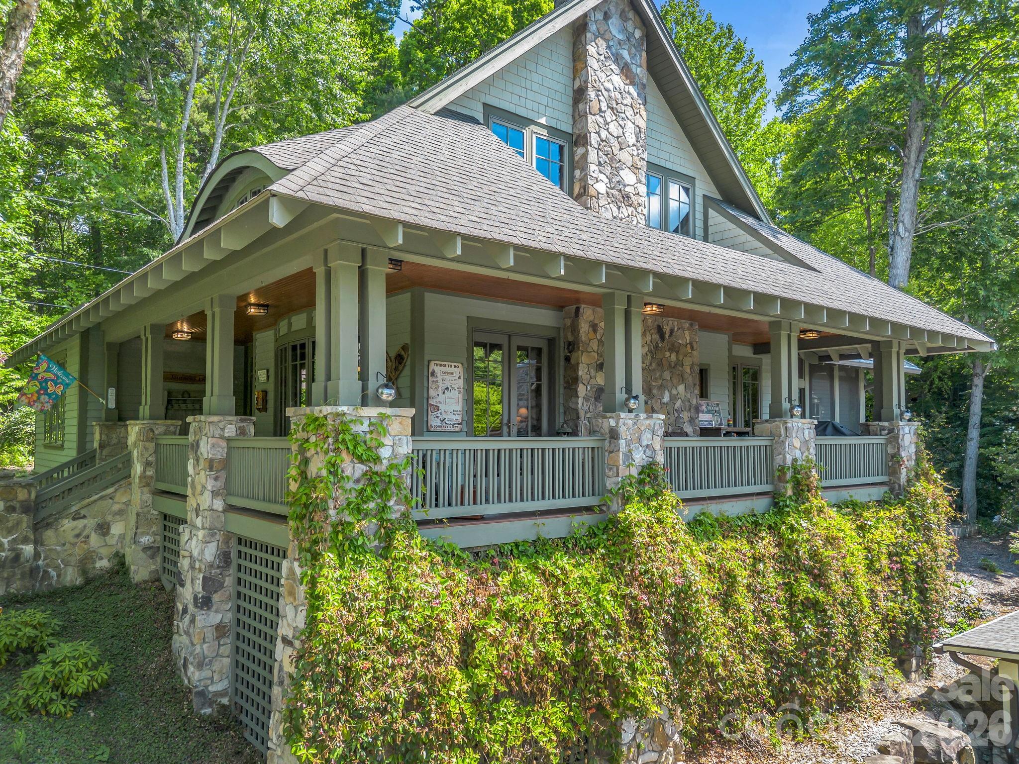 5 Longfellow Drive — Black Mountain