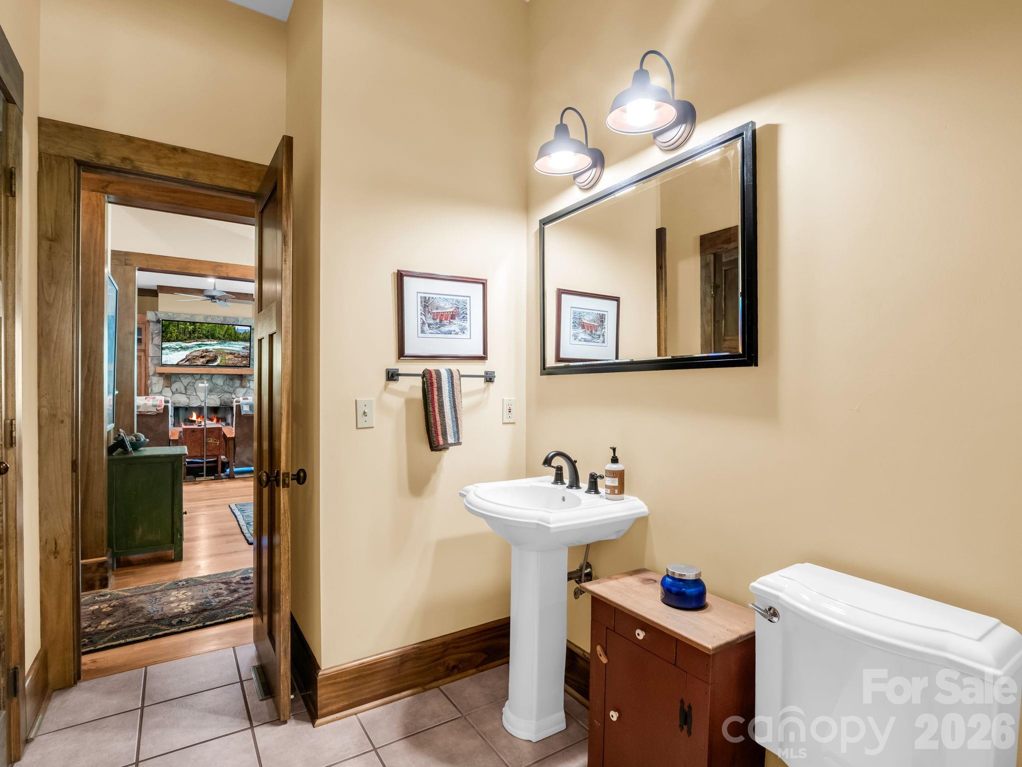 5 Longfellow Drive — Black Mountain
